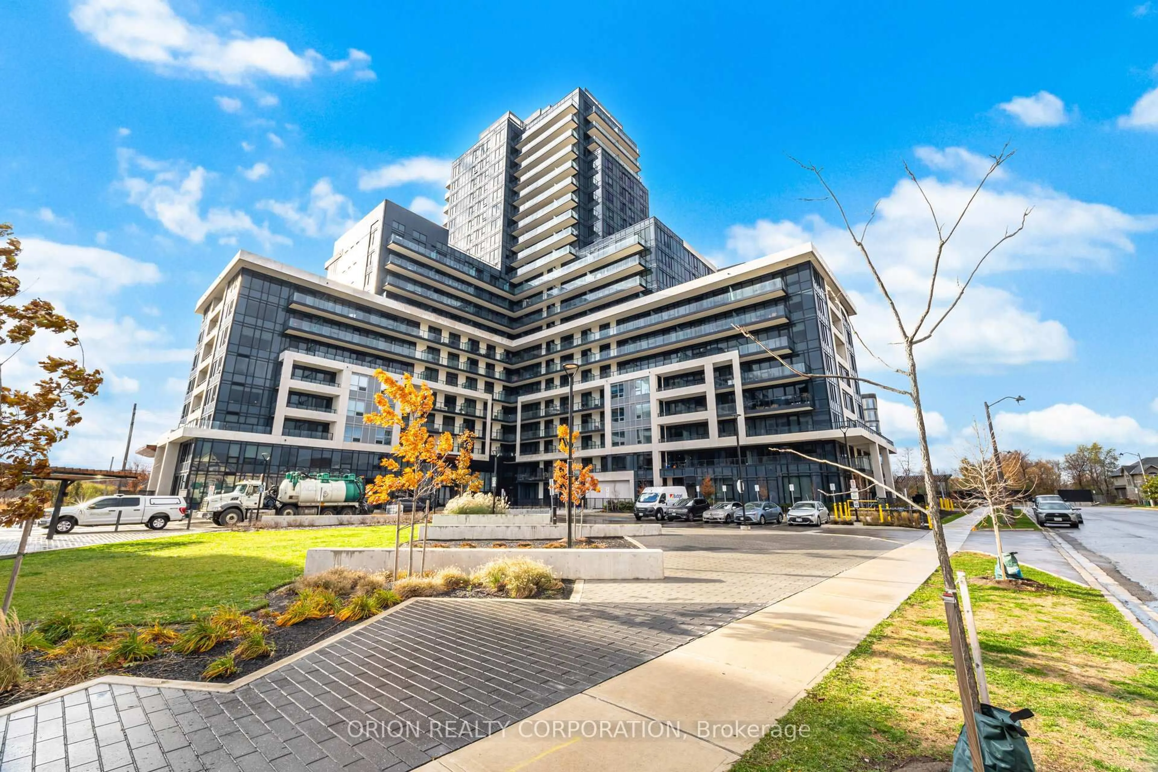 Indoor foyer for 3220 William Coltson Ave #1906, Oakville Ontario L6H 7X9