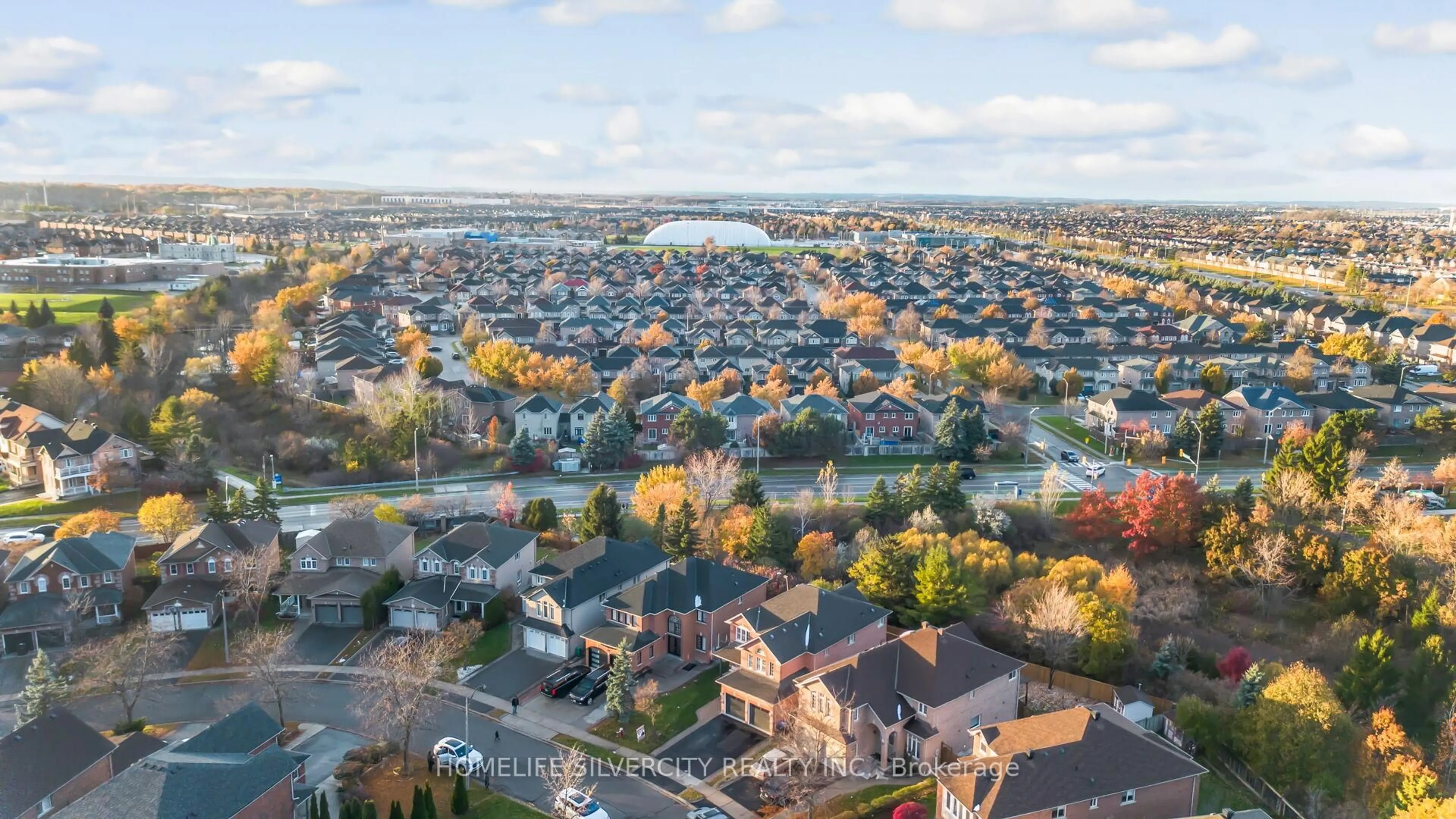 A pic from outside/outdoor area/front of a property/back of a property/a pic from drone, city buildings view from balcony for 16 Coralreef Cres, Brampton Ontario L6R 2H5