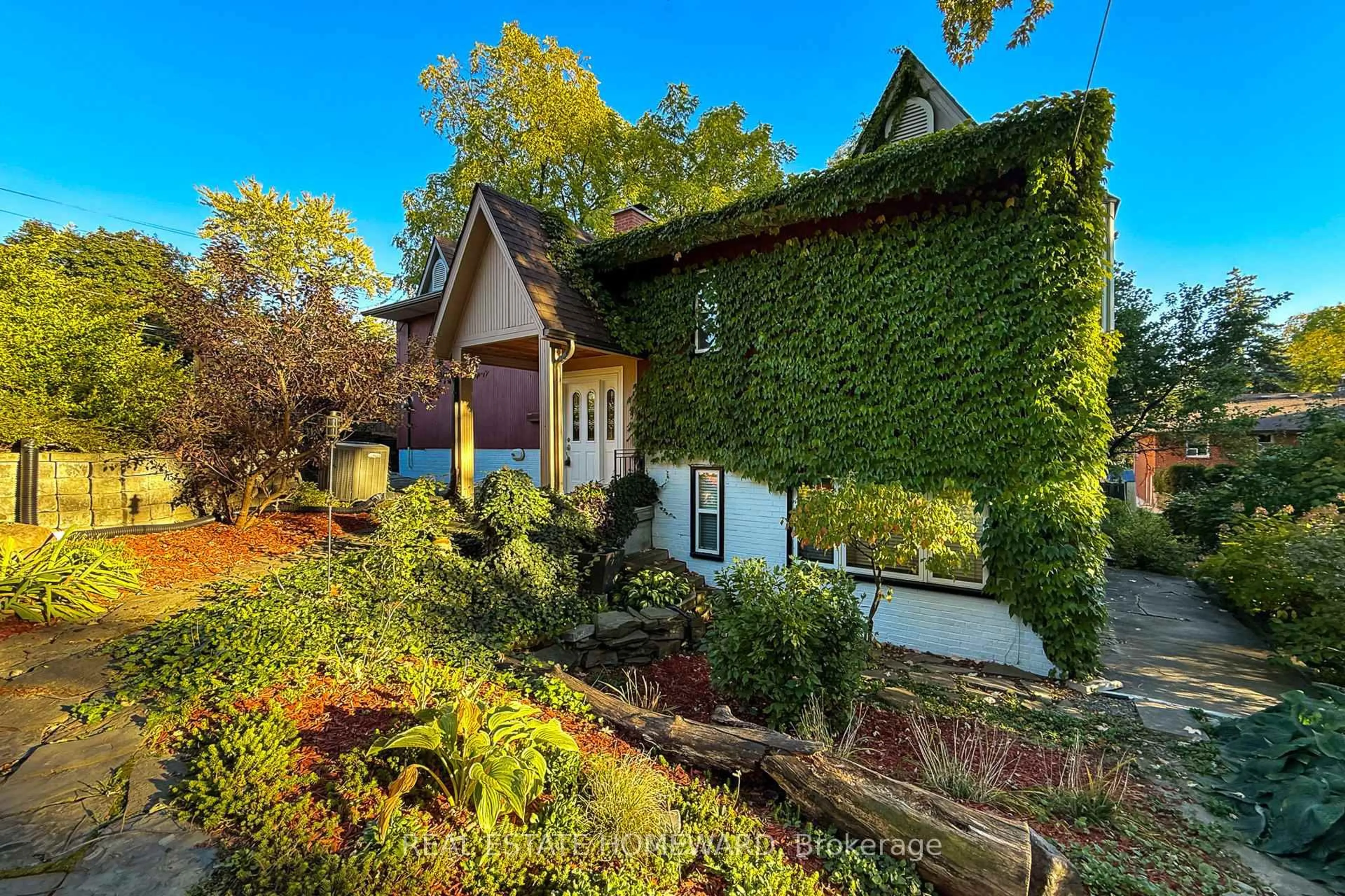 A pic from outside/outdoor area/front of a property/back of a property/a pic from drone, unknown for 1150 Kipling Ave, Toronto Ontario M9B 3M6