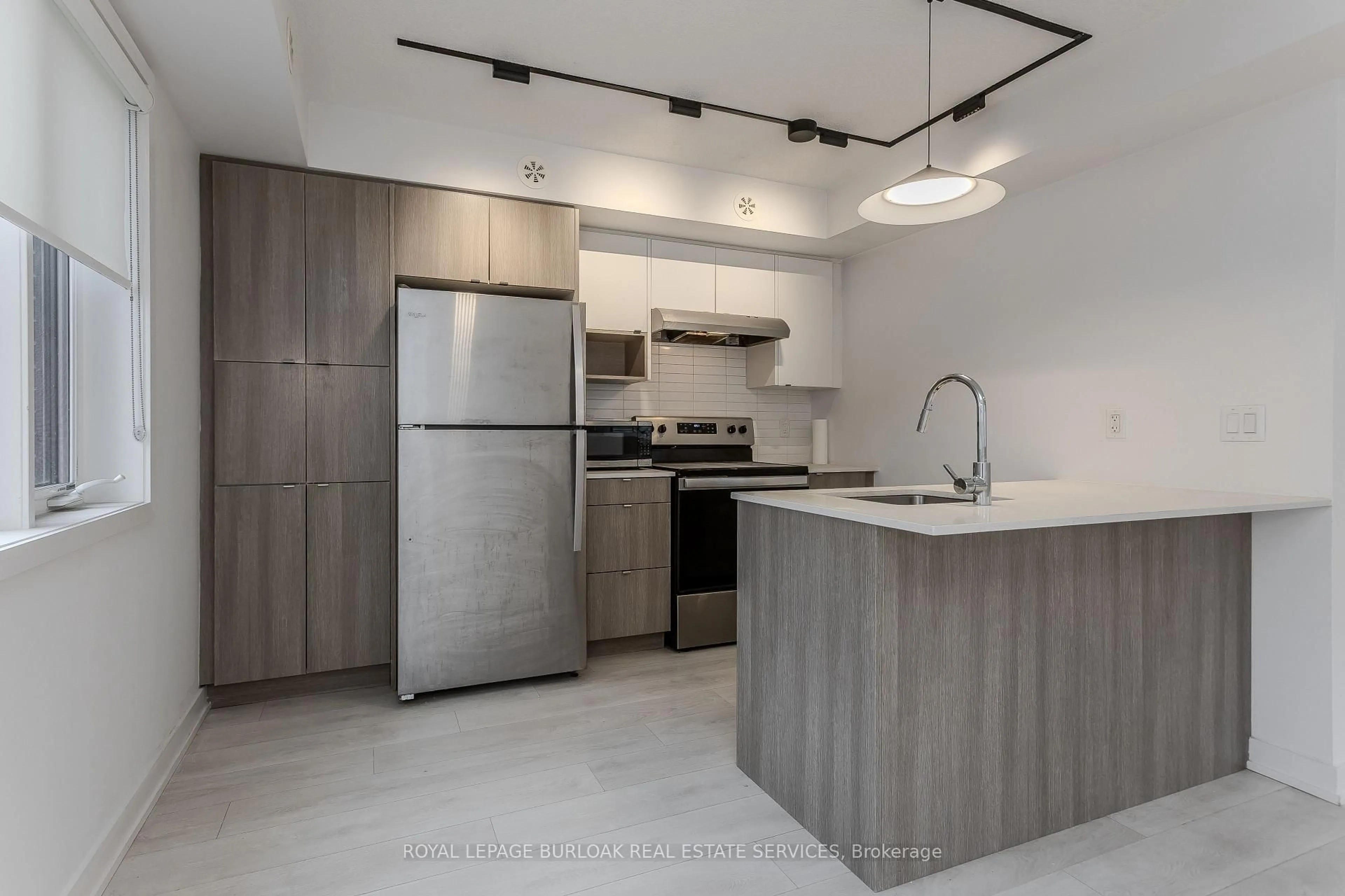 Unknown for 1133 Cooke Blvd #815, Burlington Ontario L7T 0C3