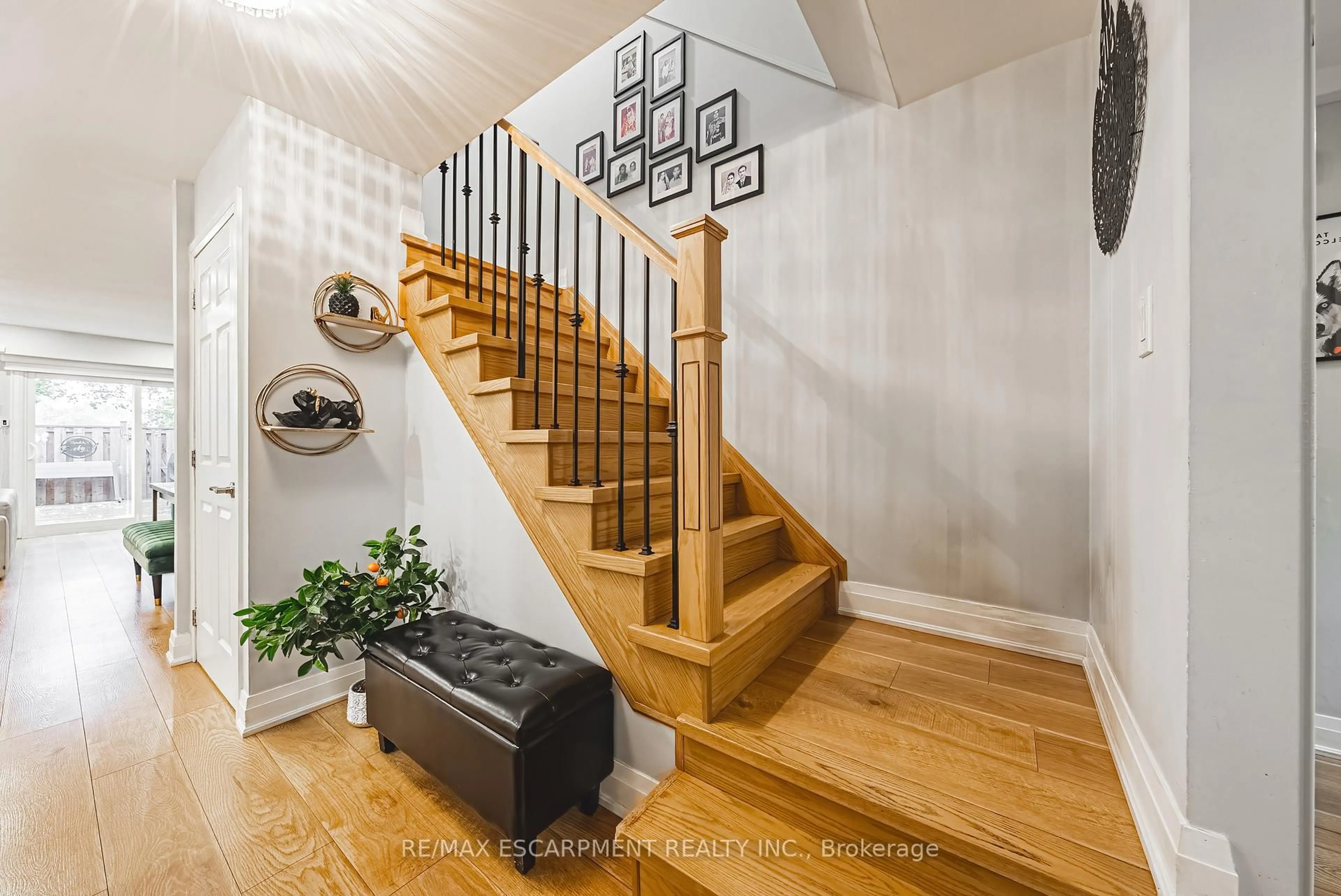 Stairs for 4201 Longmoor Dr #5, Burlington Ontario L7L 5J9