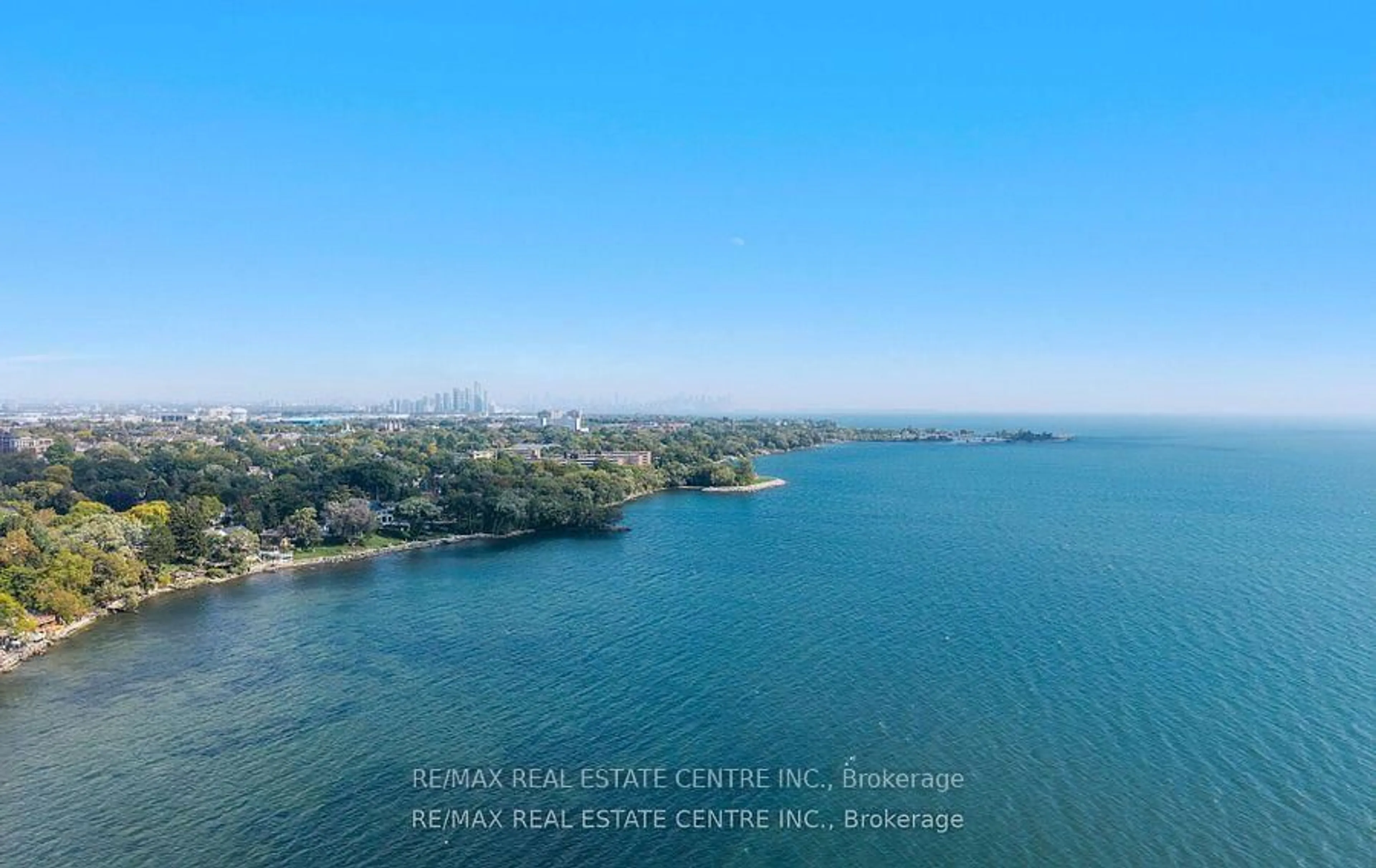 A pic from outside/outdoor area/front of a property/back of a property/a pic from drone, water/lake/river/ocean view for 1181 Ogden Ave, Mississauga Ontario L5E 2G8