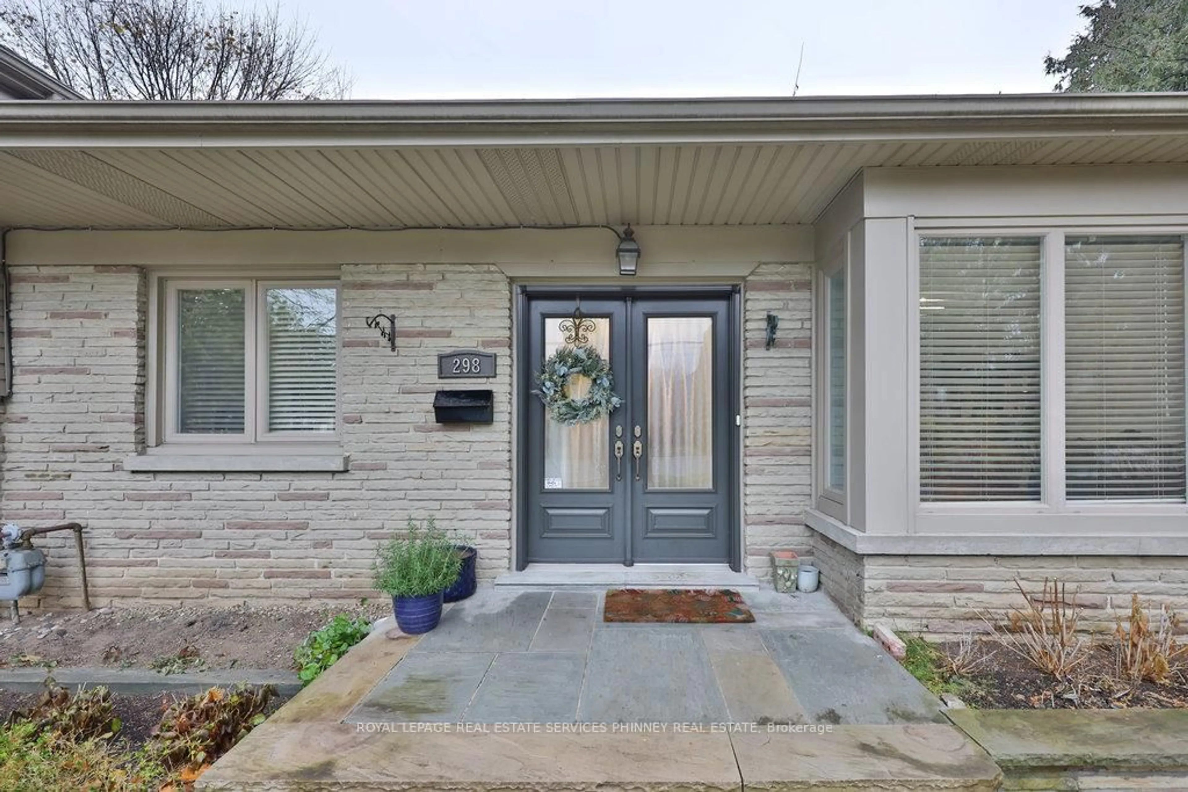 Unknown for 298 Burnhamthorpe Rd, Toronto Ontario M9B 1Z8