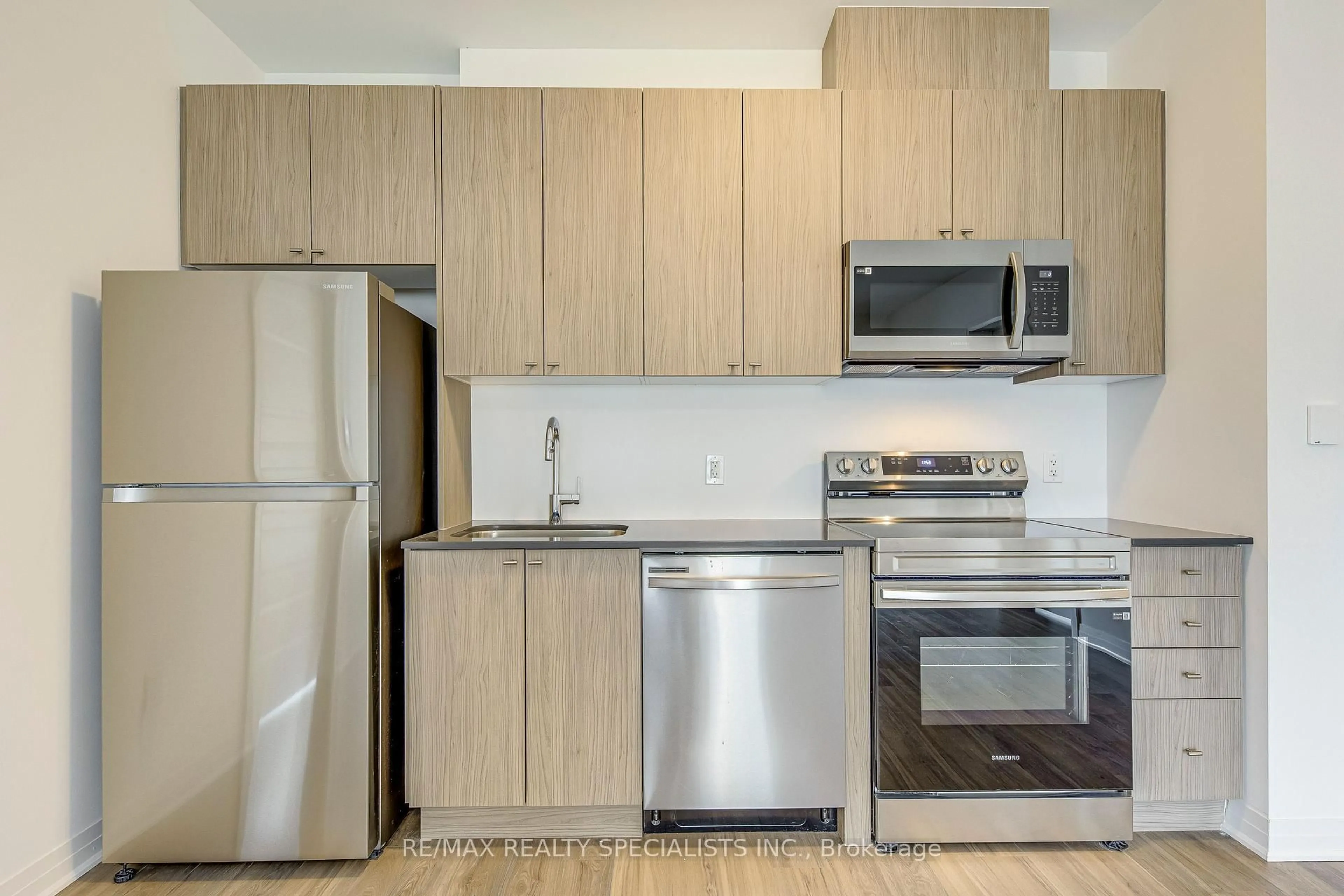 Standard kitchen, wood/laminate floor for 480 Gordon Krantz Ave #120, Milton Ontario L9E 1Z4