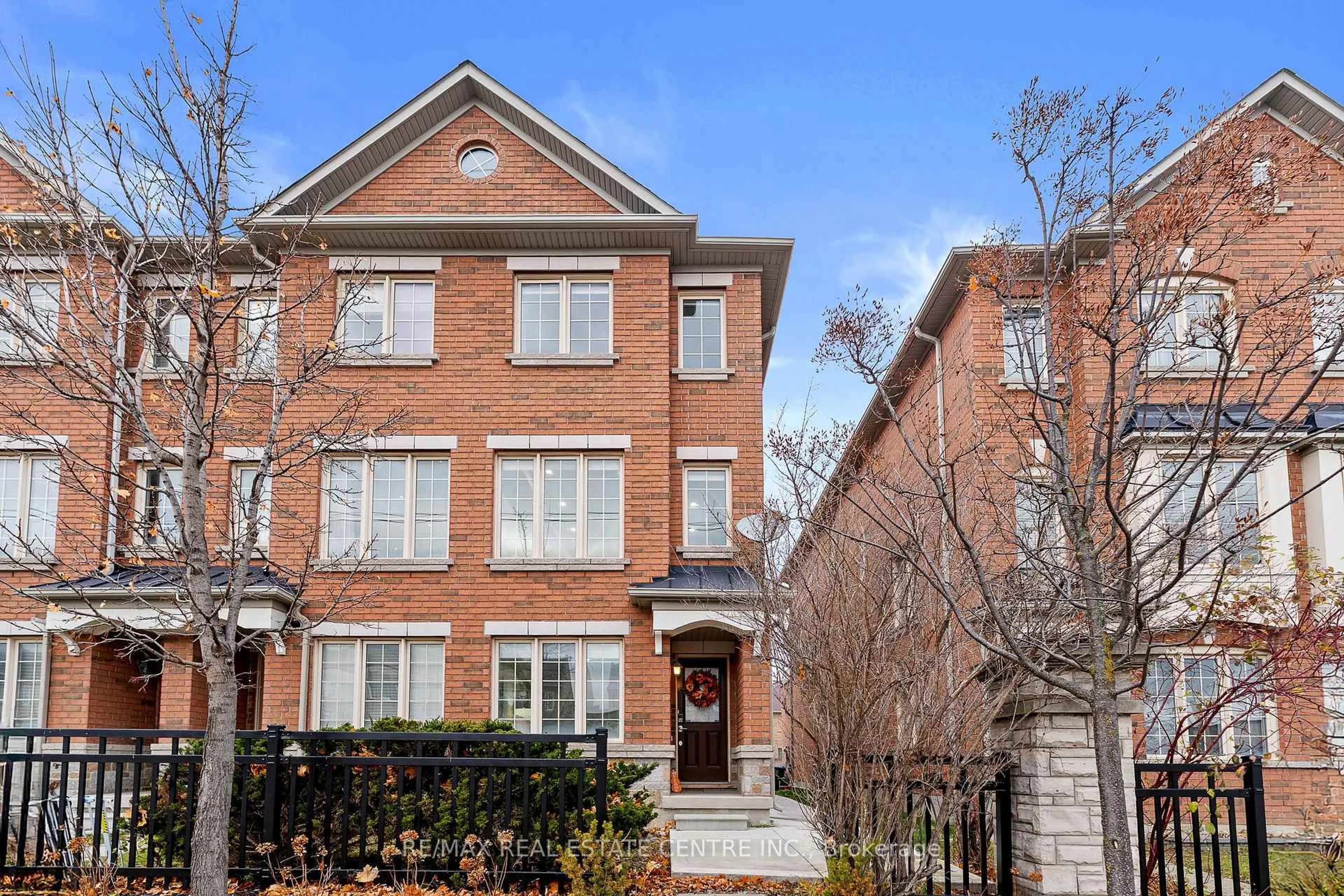 Home with brick exterior material, street for 10 Shiraz Dr, Brampton Ontario L6R 0W7