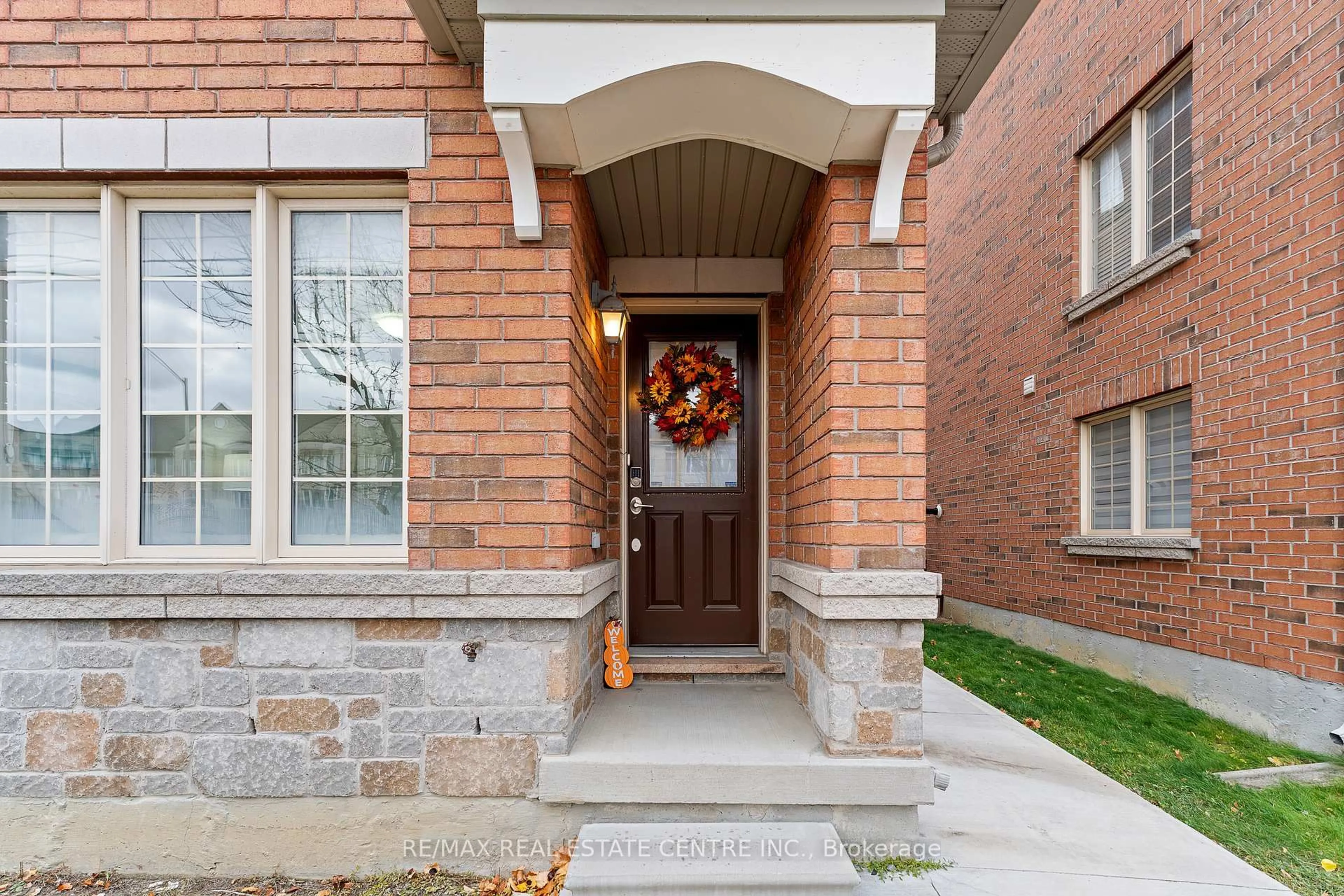 Unknown for 10 Shiraz Dr, Brampton Ontario L6R 0W7