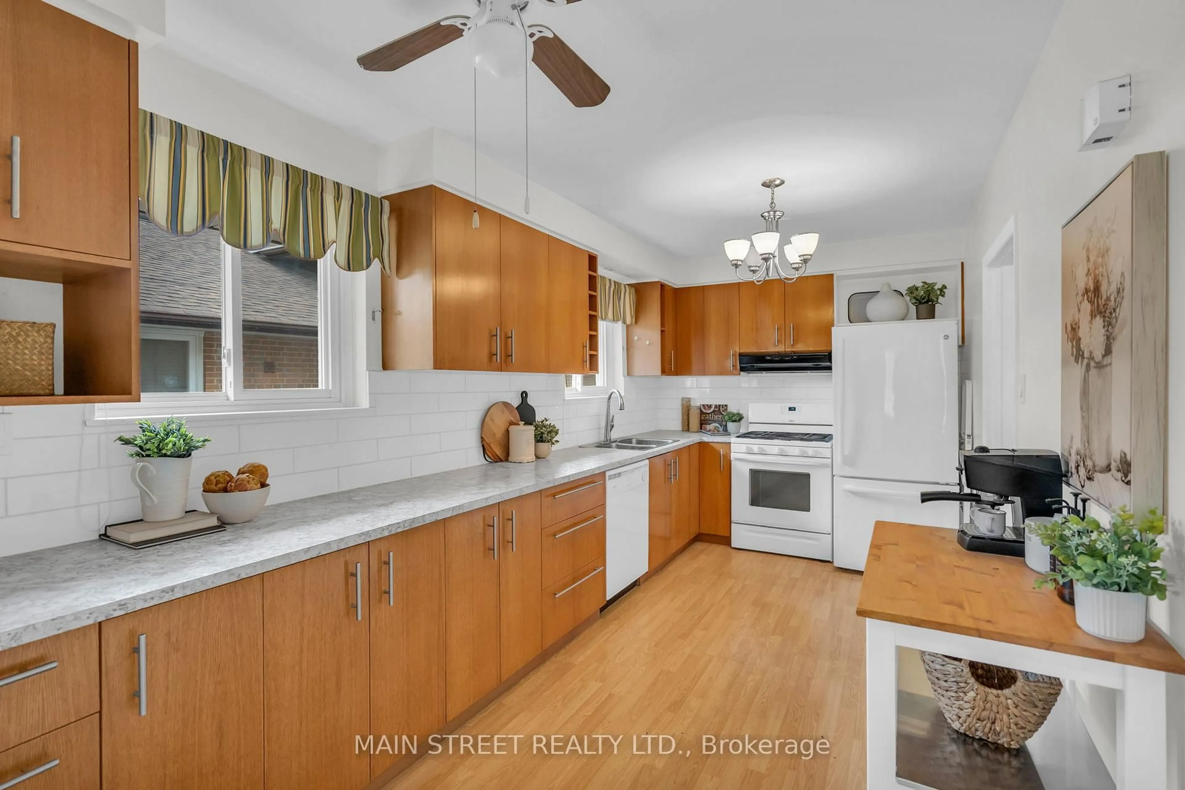 Open concept kitchen, unknown for 47 Graystone Gdns, Toronto Ontario M8Z 3C2