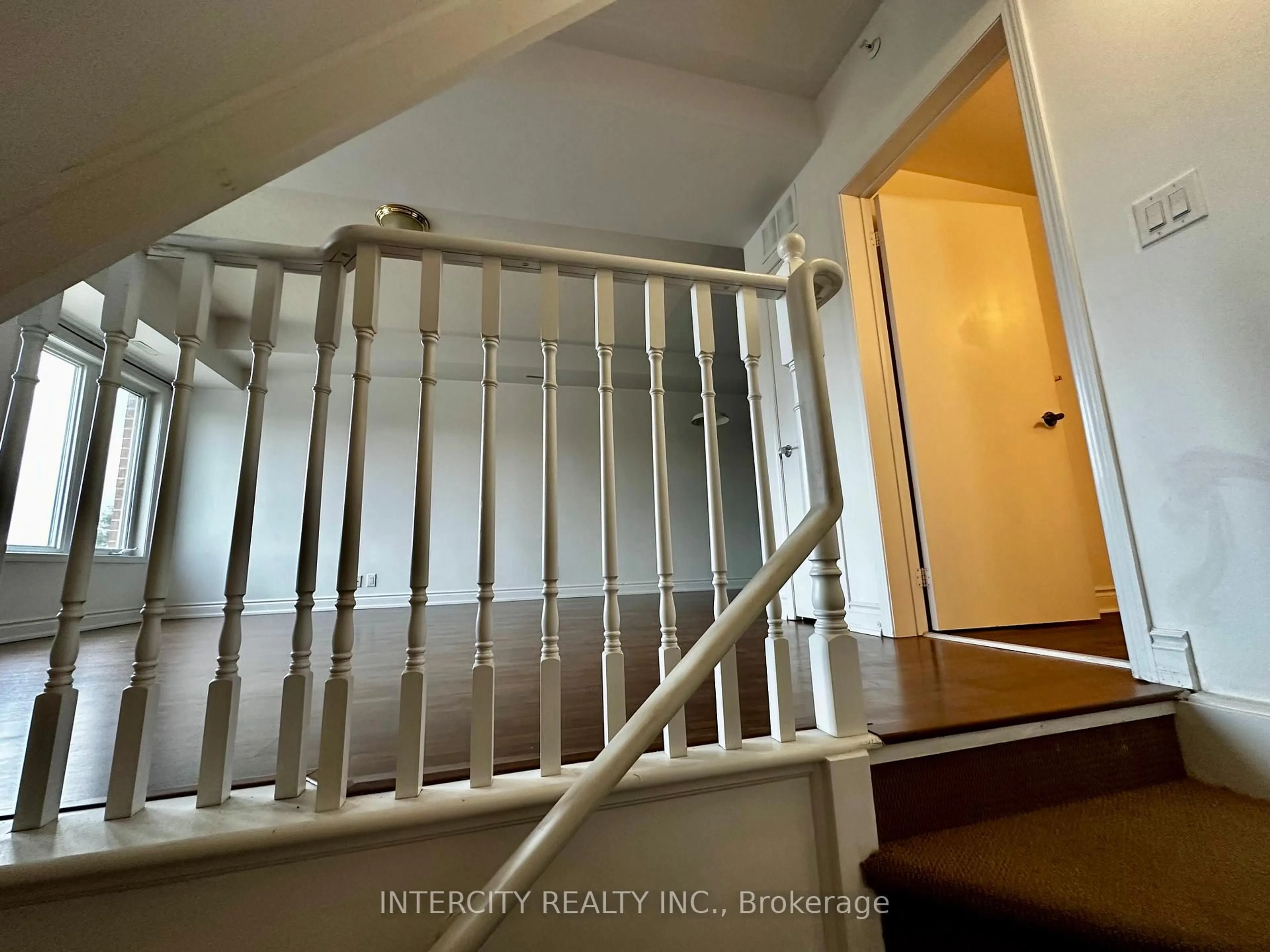 Unknown for 25 Richgrove Dr #206, Toronto Ontario M9R 0A3