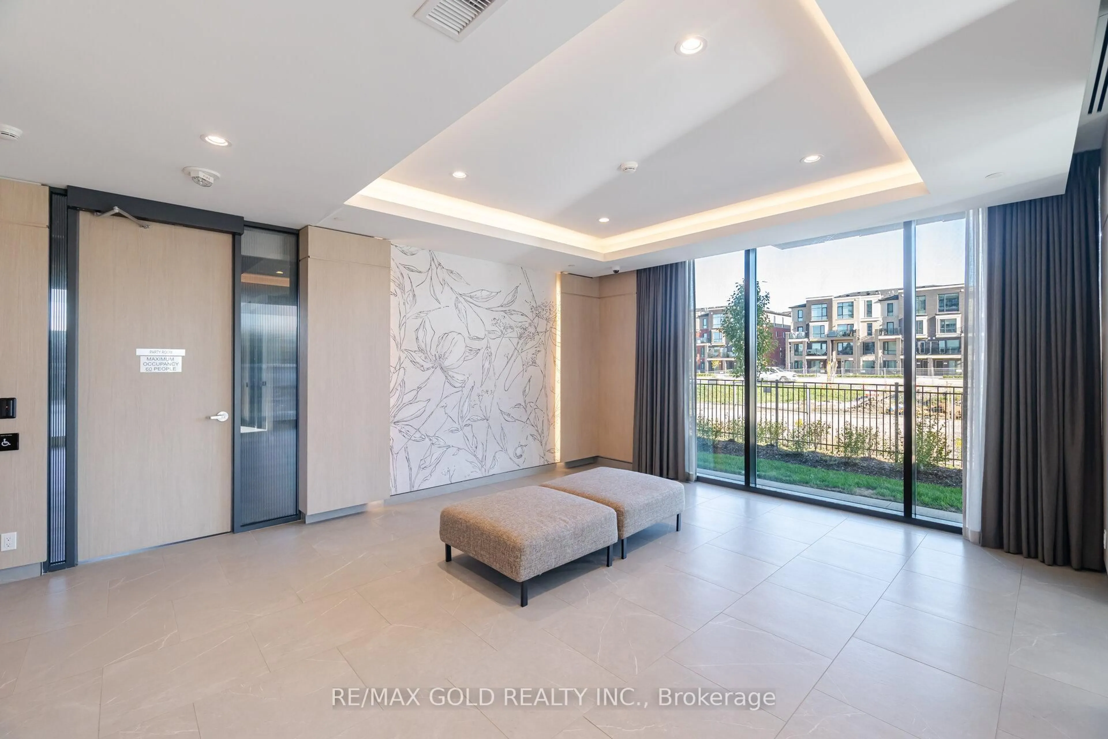 Indoor foyer for 215 Veterans Dr #703, Brampton Ontario L7A 0B6