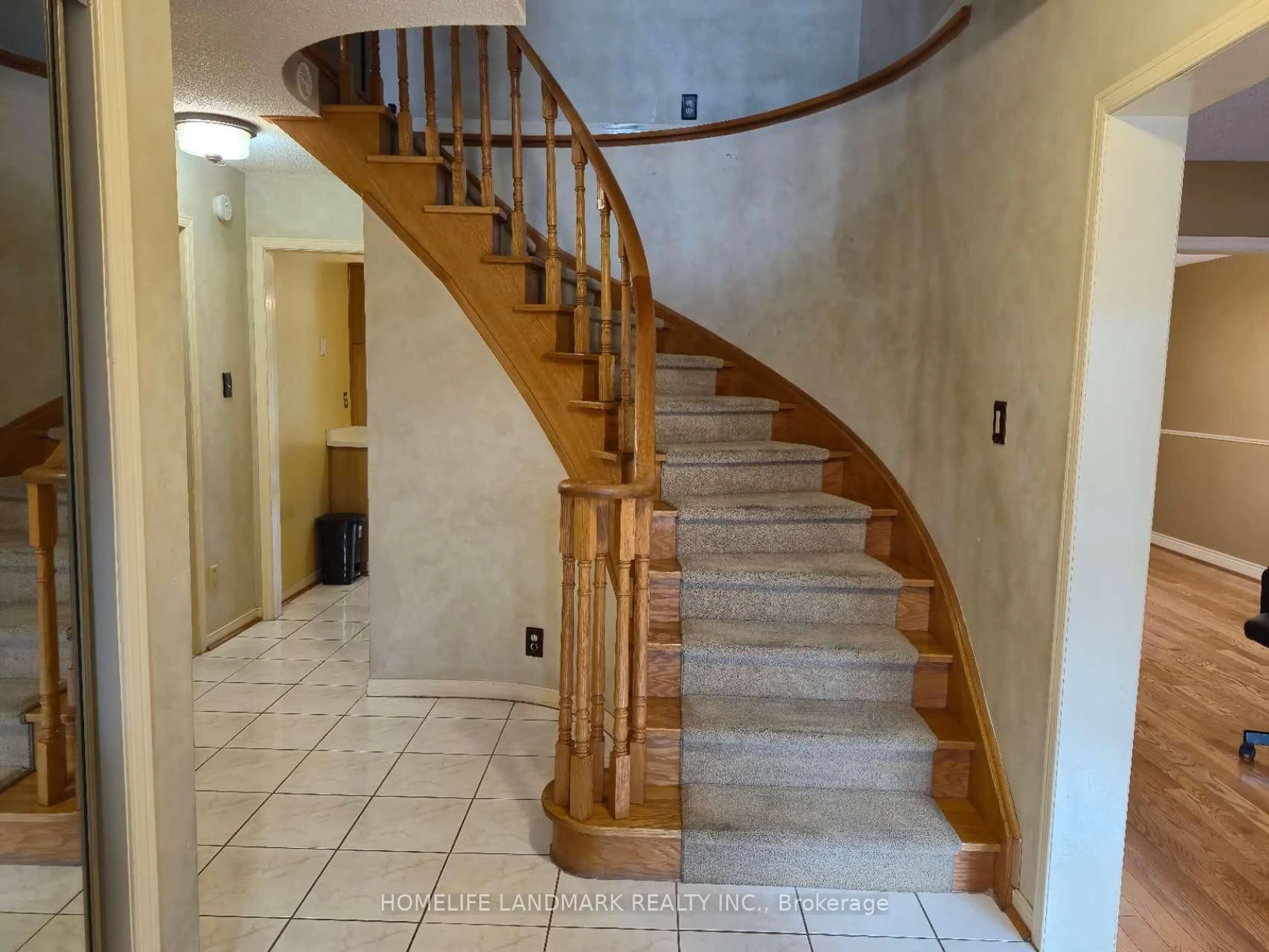 Unknown for 4201 Wakefield Cres, Mississauga Ontario L5C 4M2