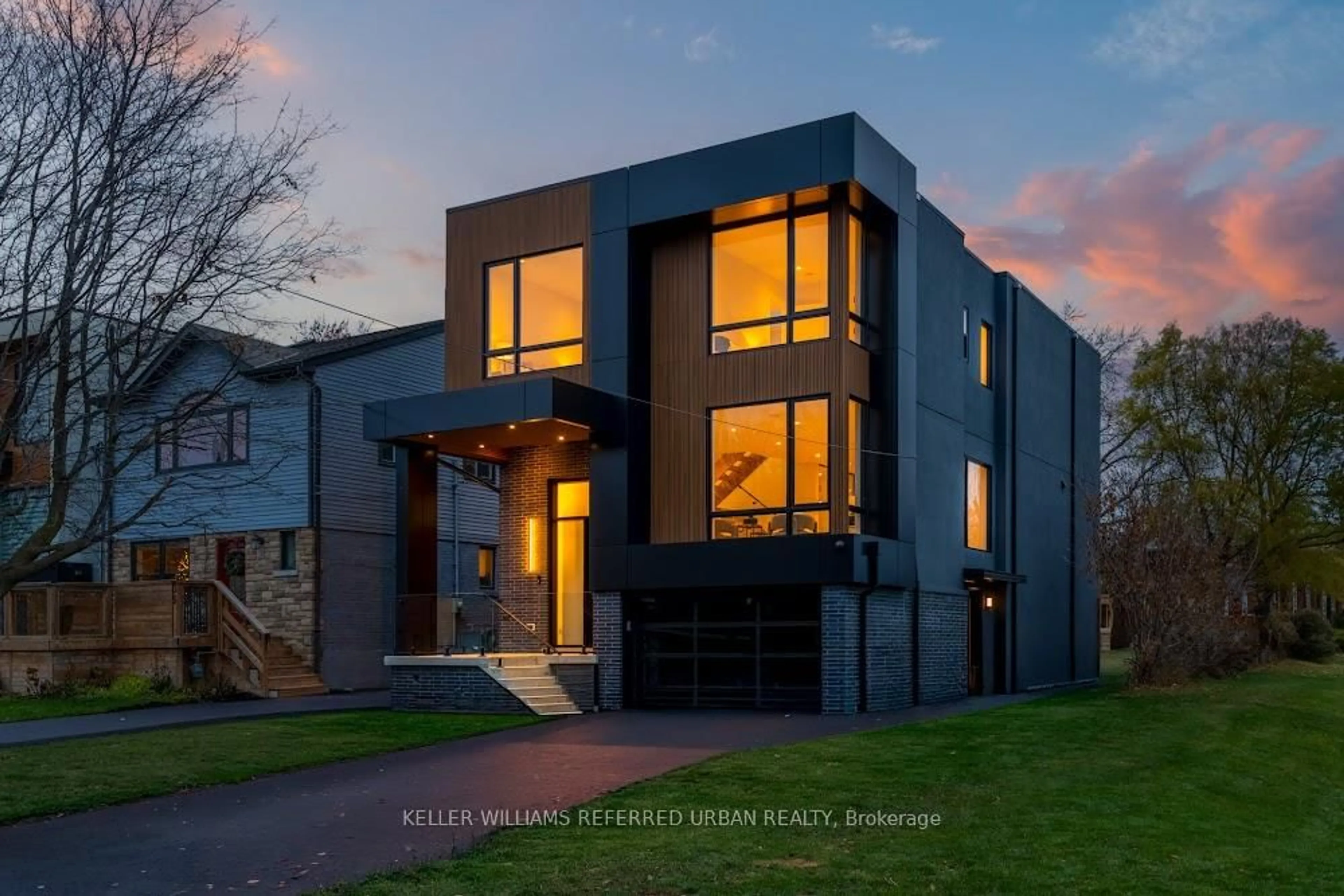 Home with brick exterior material, building for 33 Twelfth St, Toronto Ontario M8V 3G8