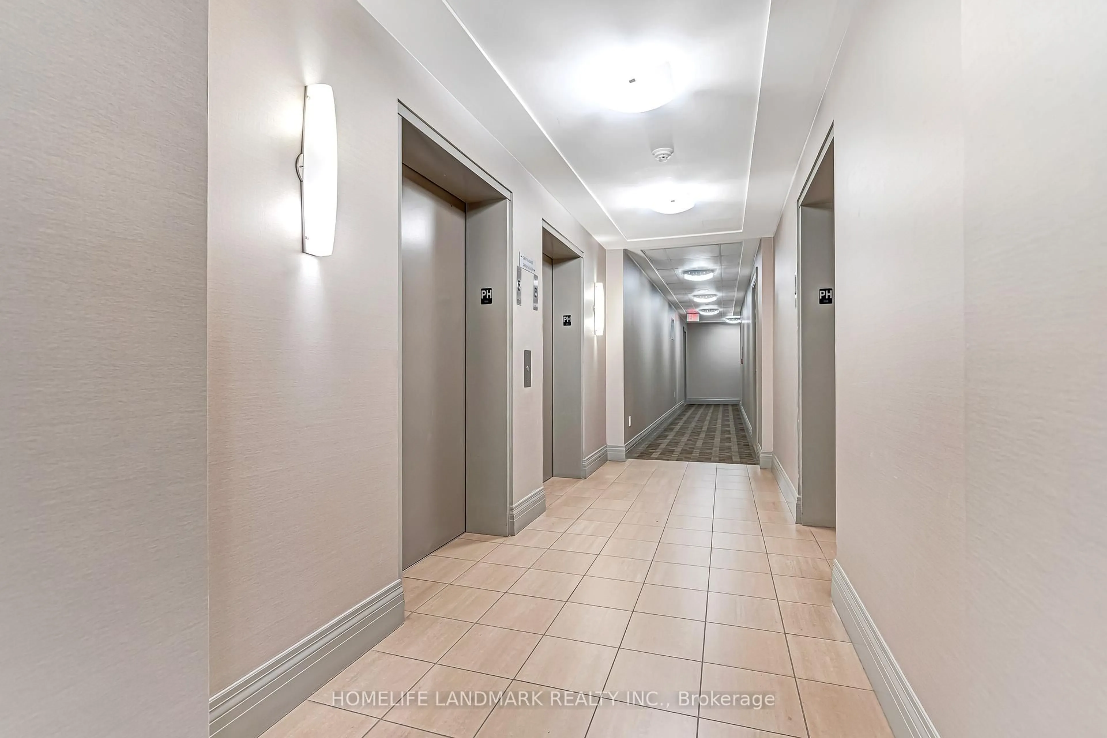 Indoor foyer for 60 Heintzman St #2403, Toronto Ontario M6P 5A1