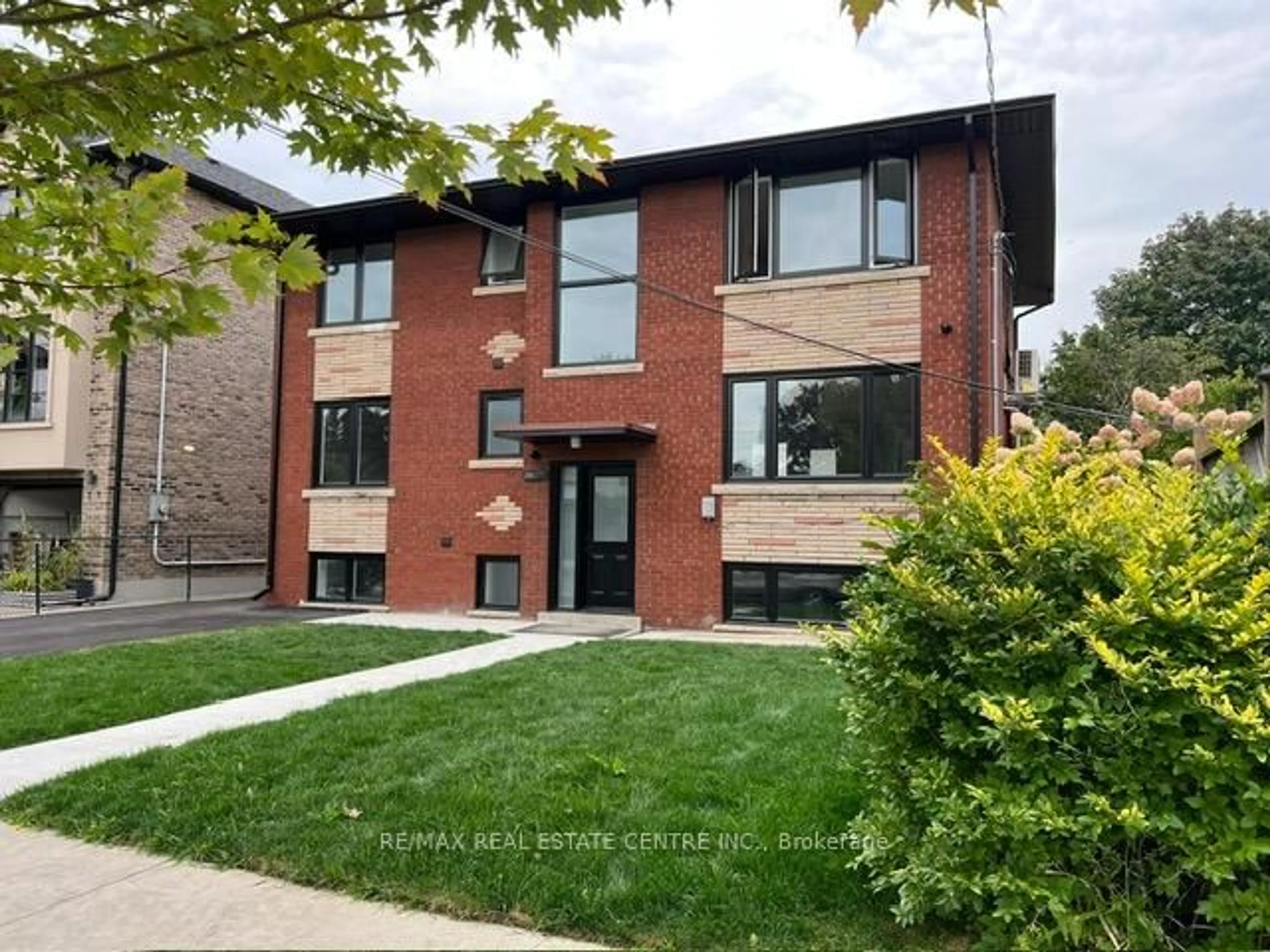 Home with brick exterior material, building for 255 Gamma St, Toronto Ontario M8W 4G9