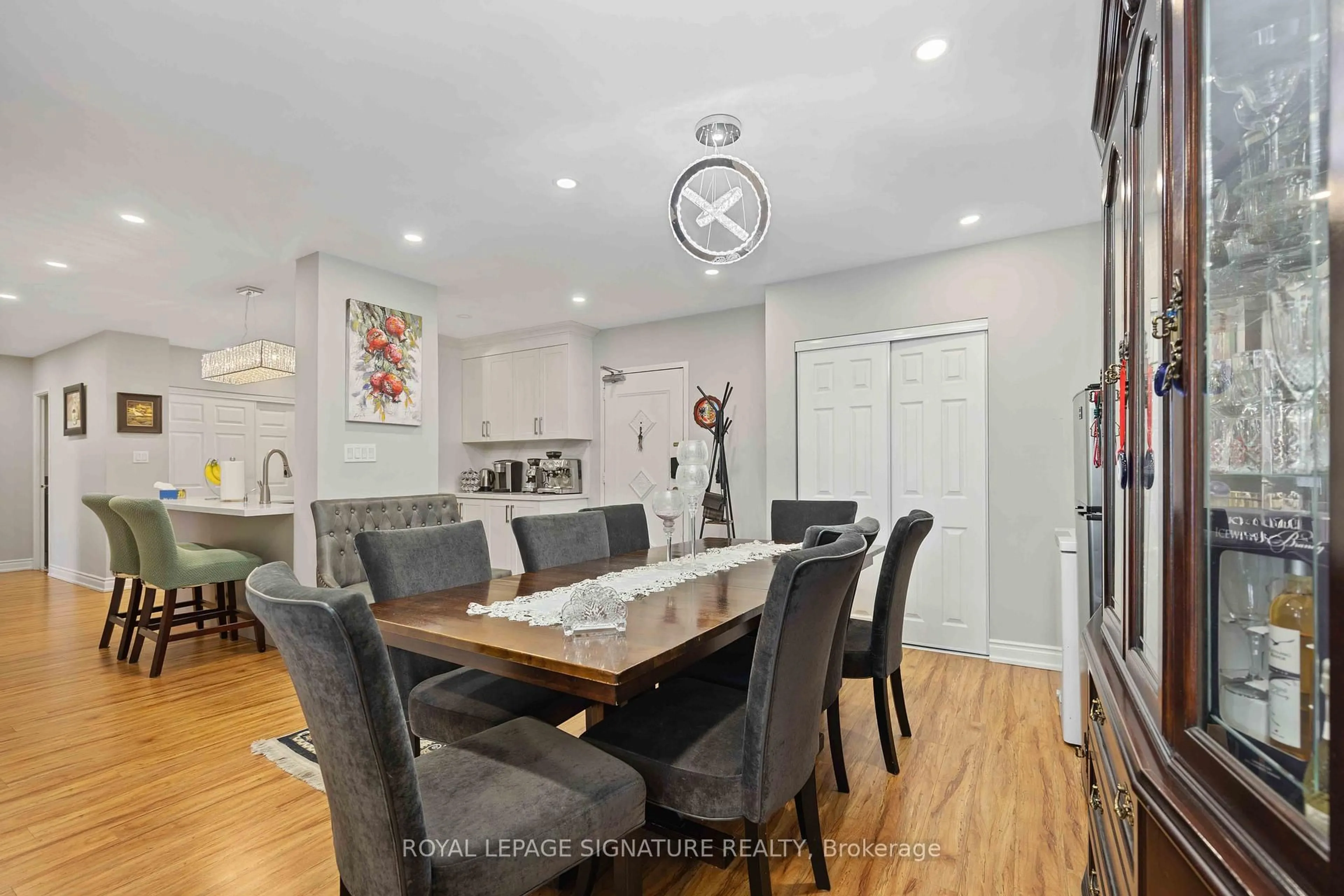 Dining room, unknown for 320 Dixon Rd #2315, Toronto Ontario M9R 1S8