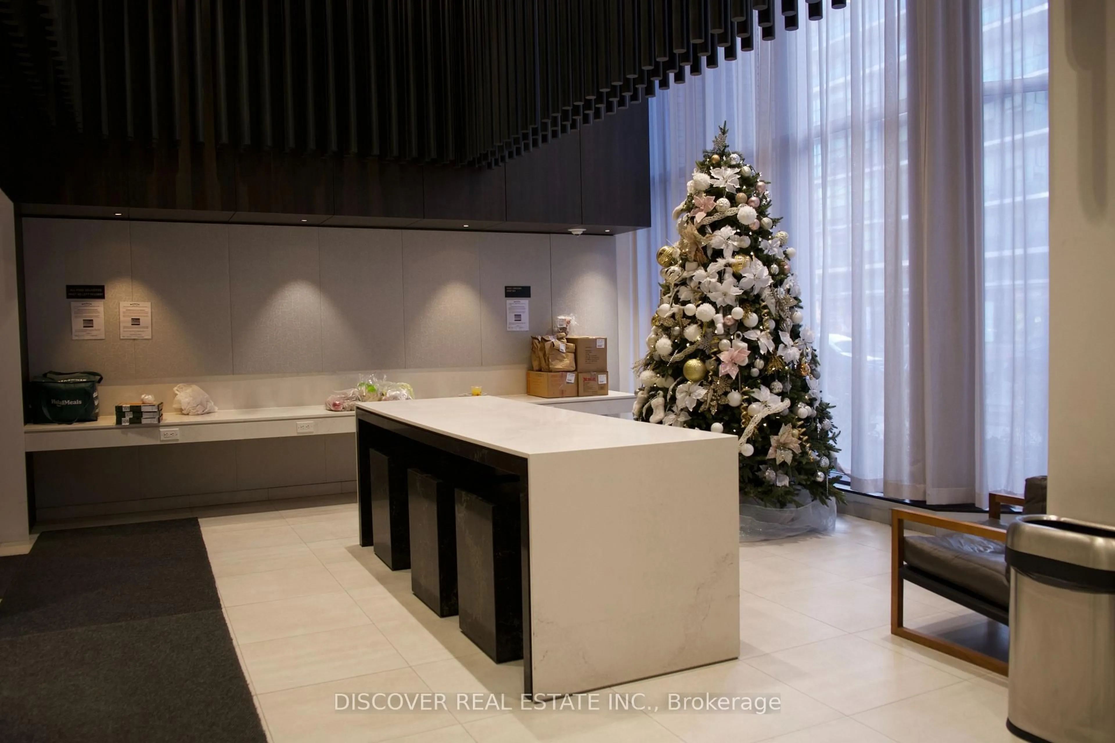 Unknown for 4065 Confederation Pkwy #3704, Mississauga Ontario L5B 0L4