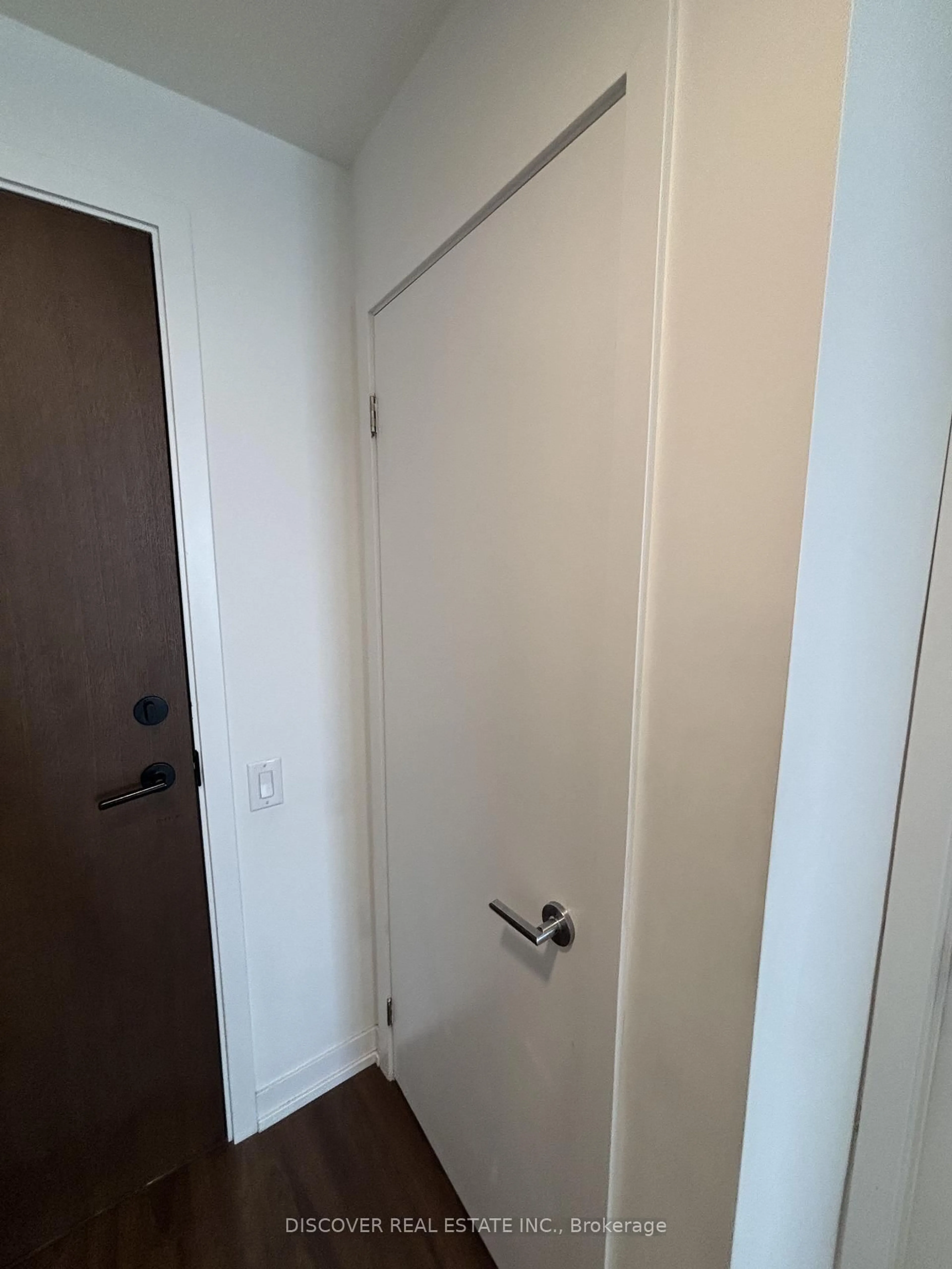 A pic of a room for 4065 Confederation Pkwy #3704, Mississauga Ontario L5B 0L4
