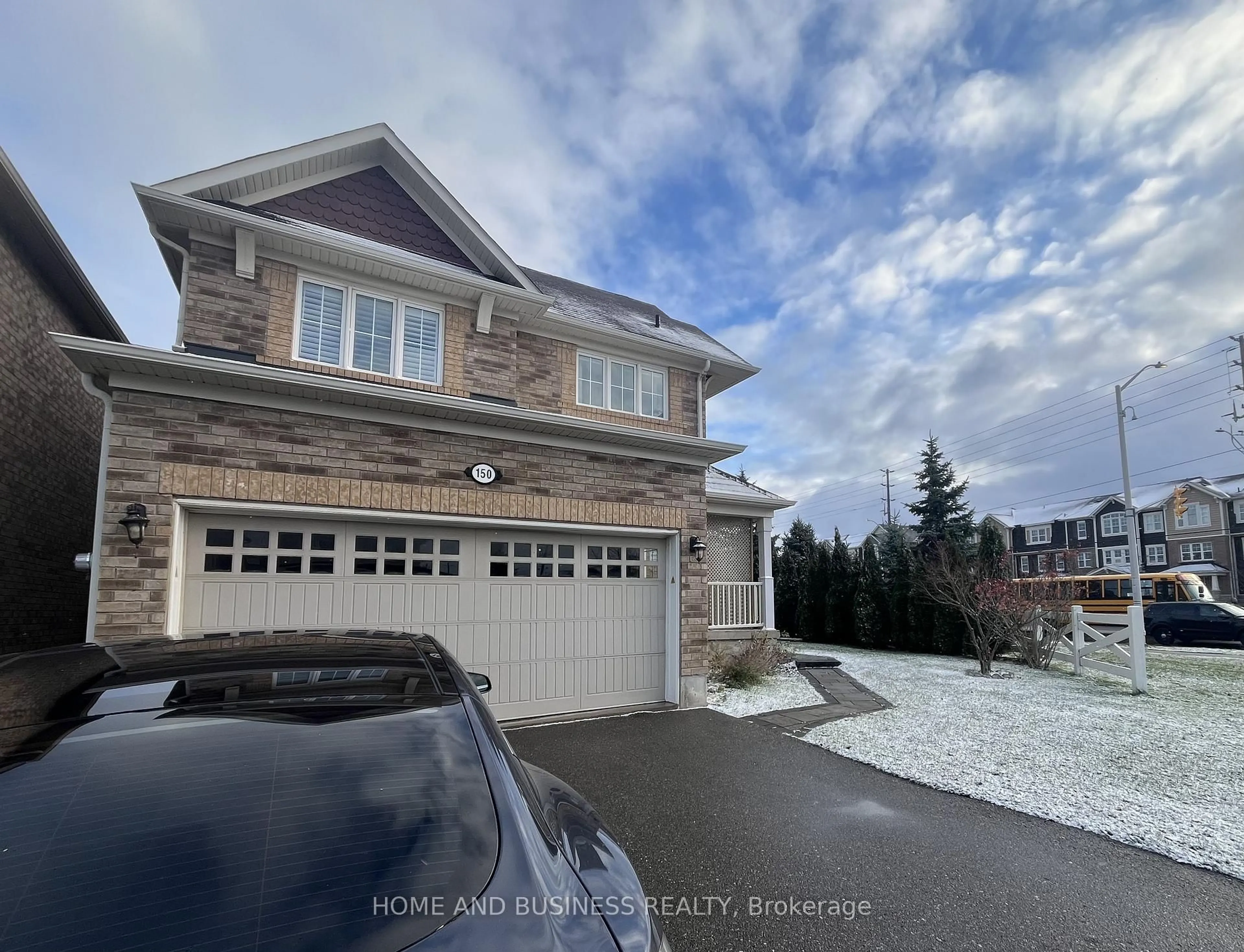 A pic from outside/outdoor area/front of a property/back of a property/a pic from drone, street for 150 Leiterman Dr, Milton Ontario L9T 8B5