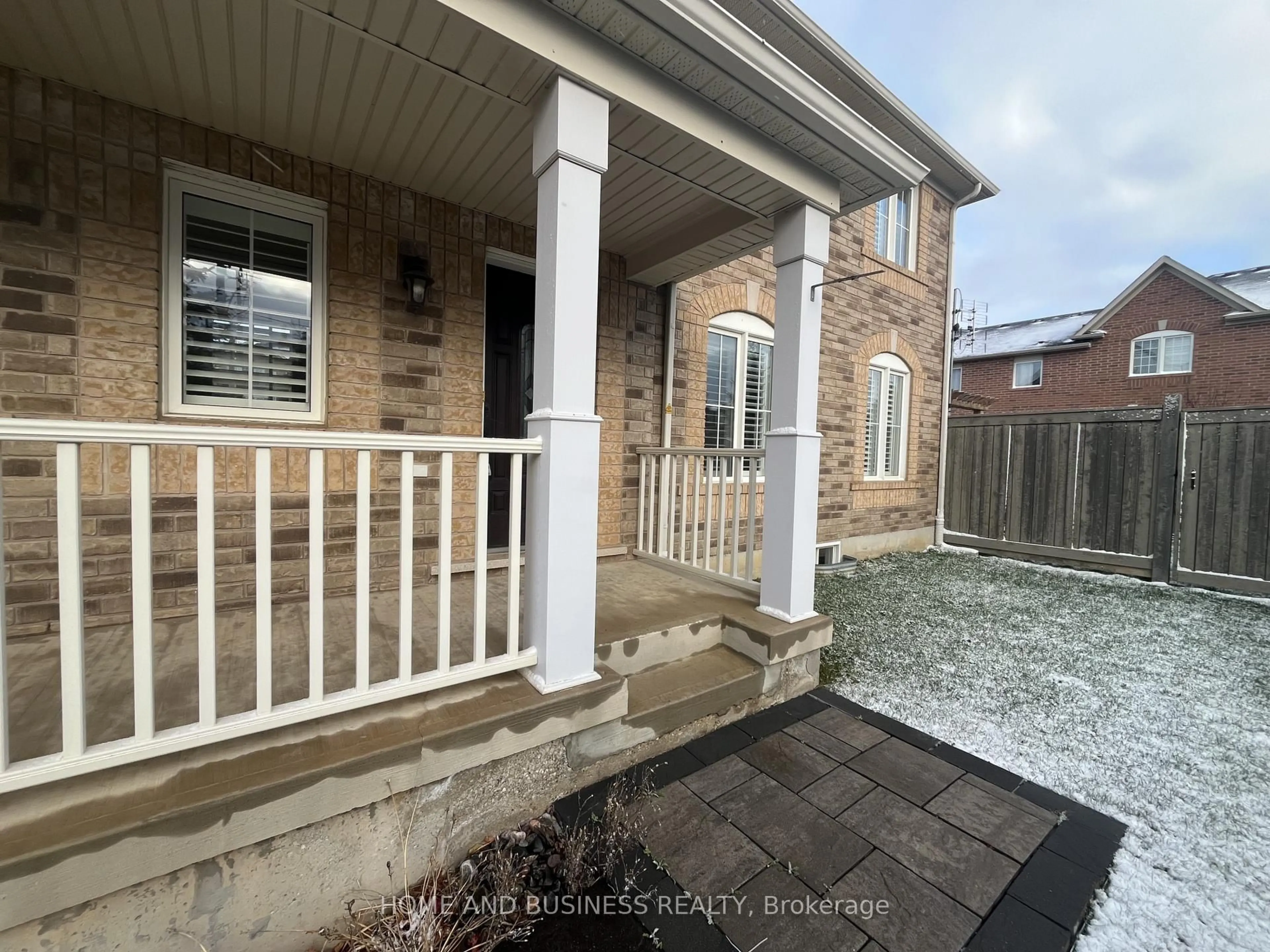 A pic from outside/outdoor area/front of a property/back of a property/a pic from drone, street for 150 Leiterman Dr, Milton Ontario L9T 8B5