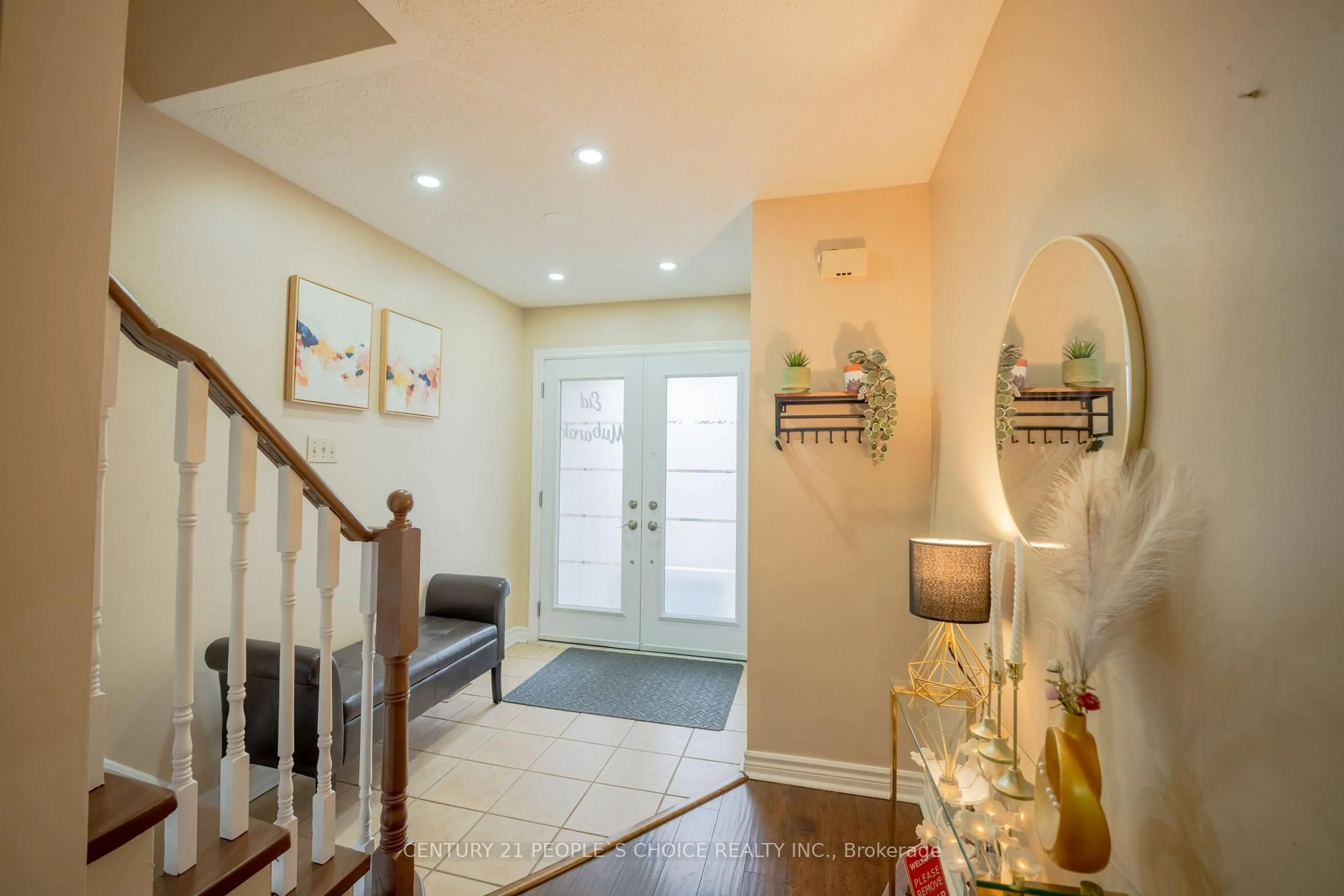 Indoor entryway for 110 Goldenlight Circ, Brampton Ontario L6X 4N6