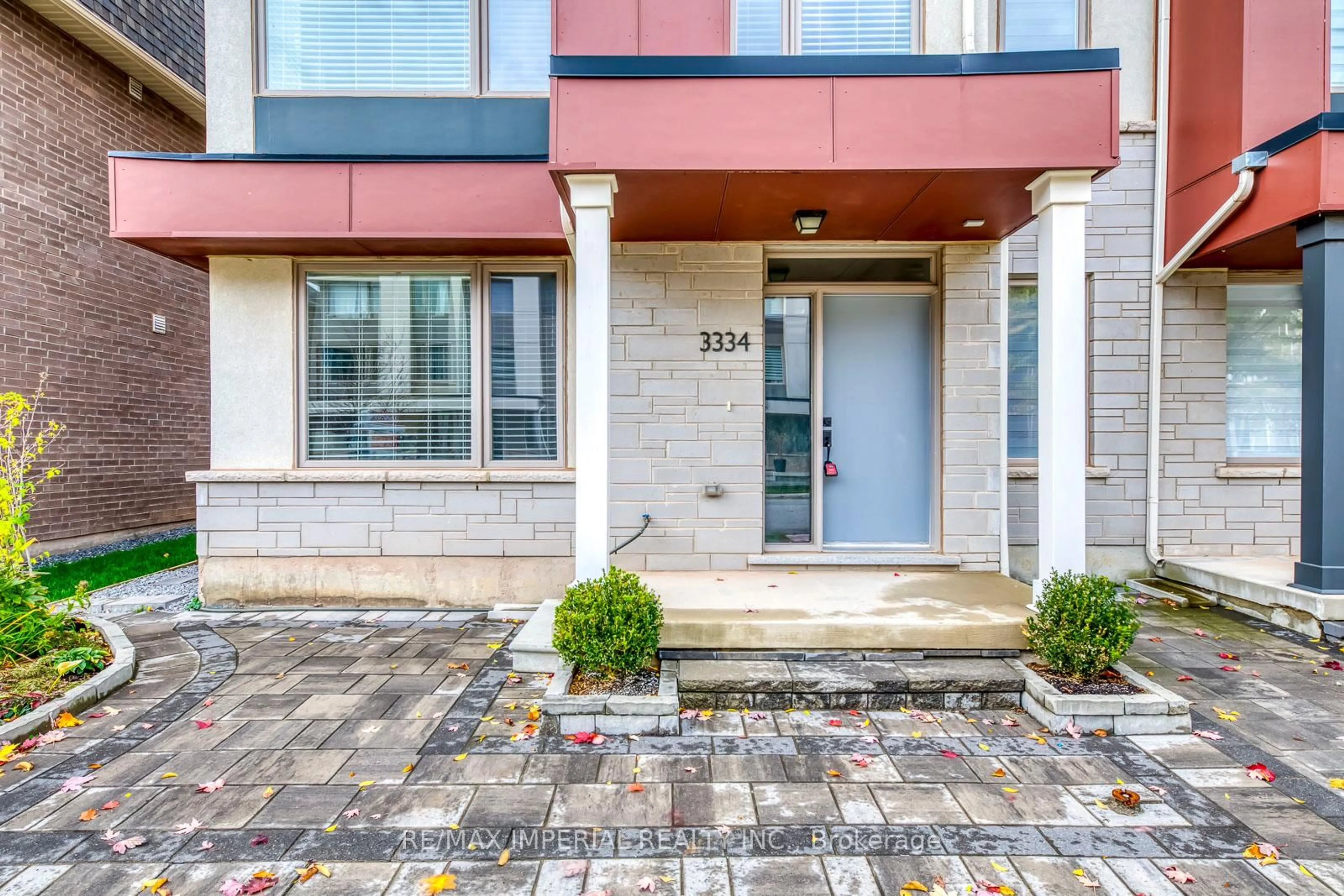 Home with brick exterior material, street for 3334 Carding Mill Tr, Oakville Ontario L6M 1R7