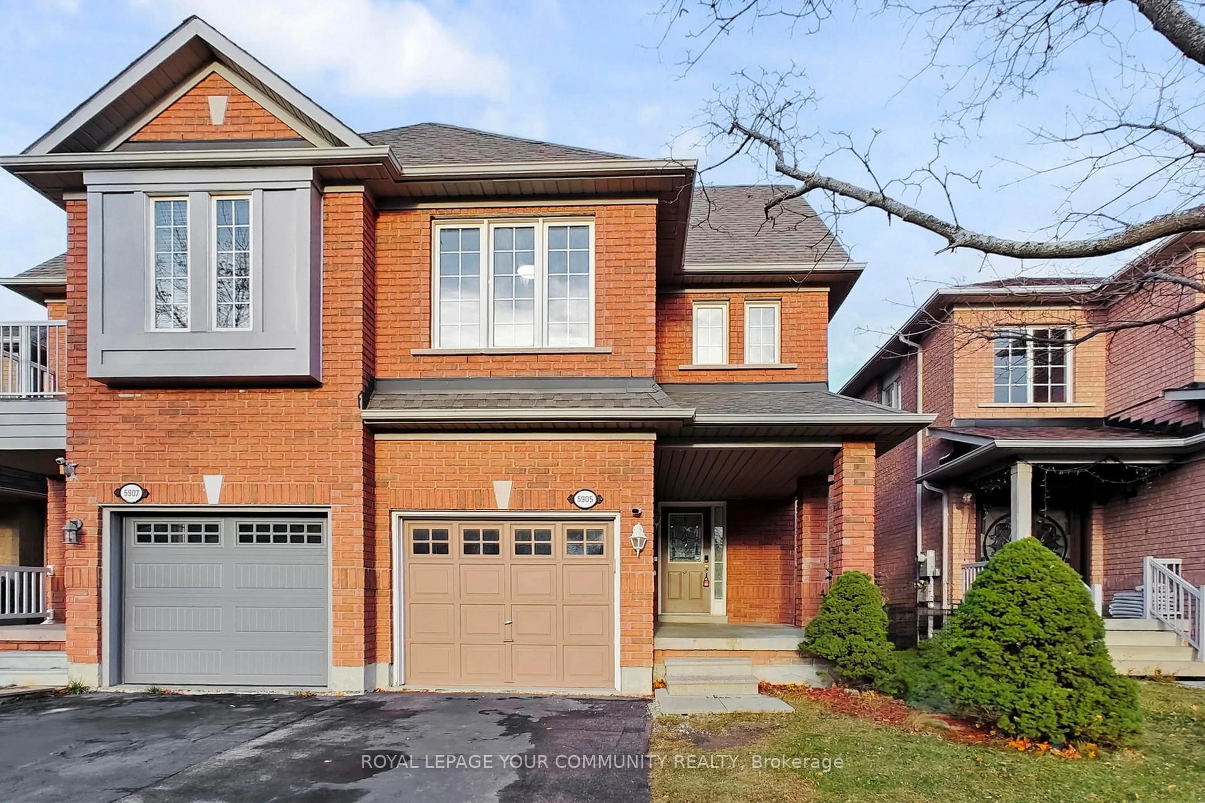 Home with brick exterior material, street for 5905 Algarve Dr, Mississauga Ontario L5M 6R7