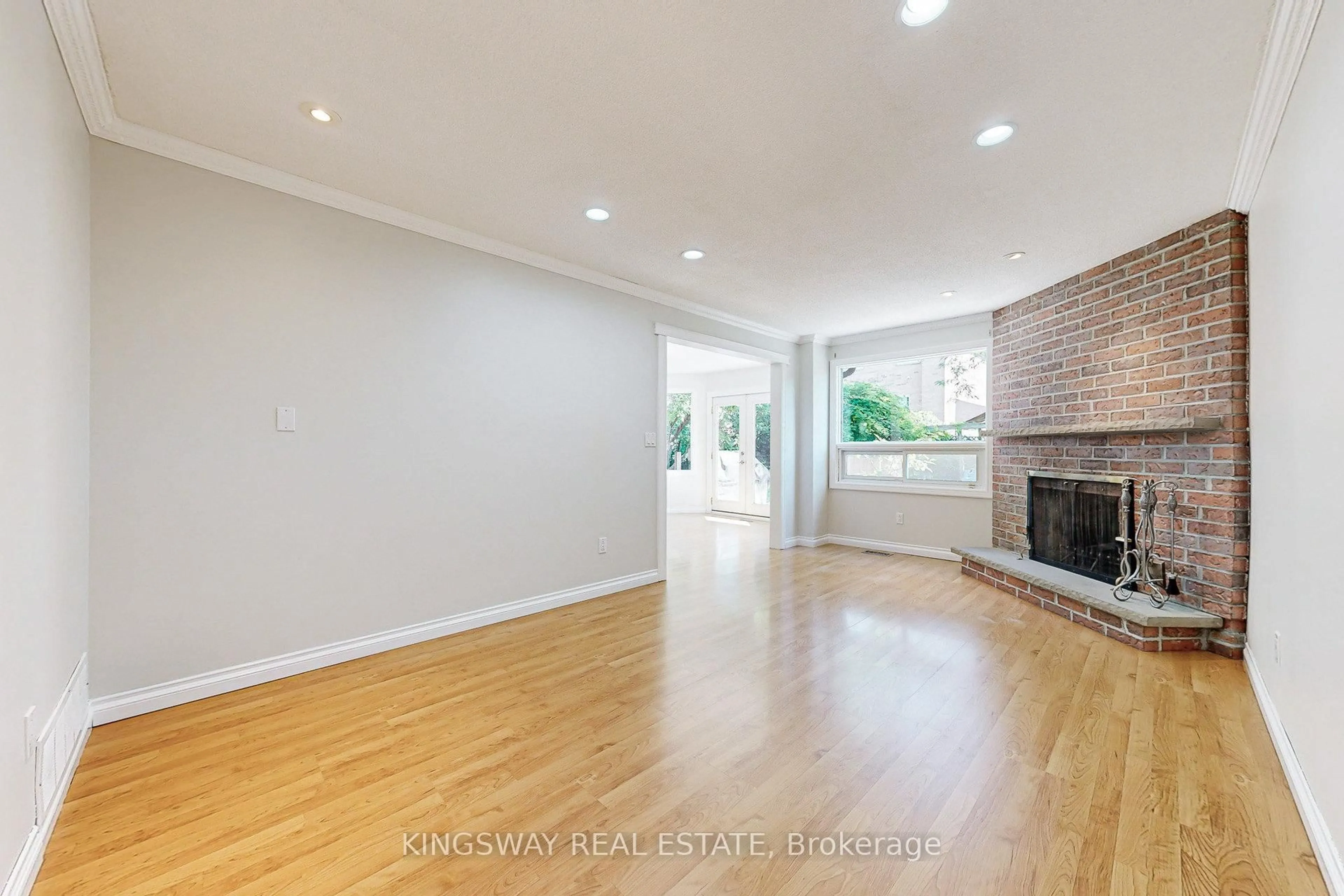 Unknown for 6059 Tillsdown Dr, Mississauga Ontario L5N 4M4