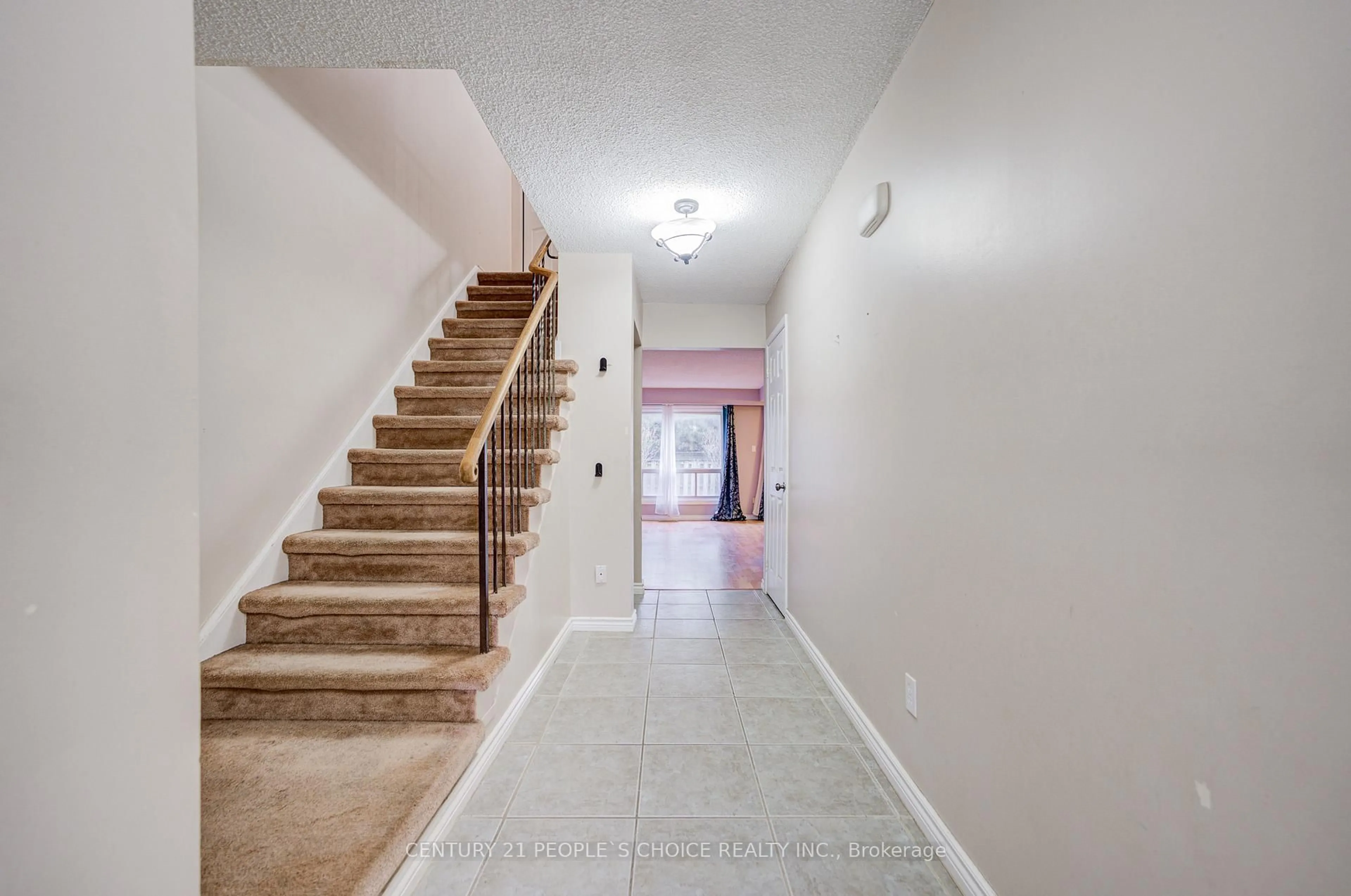 Unknown for 3025 Cedarglen Gate #48, Mississauga Ontario L5C 2V7