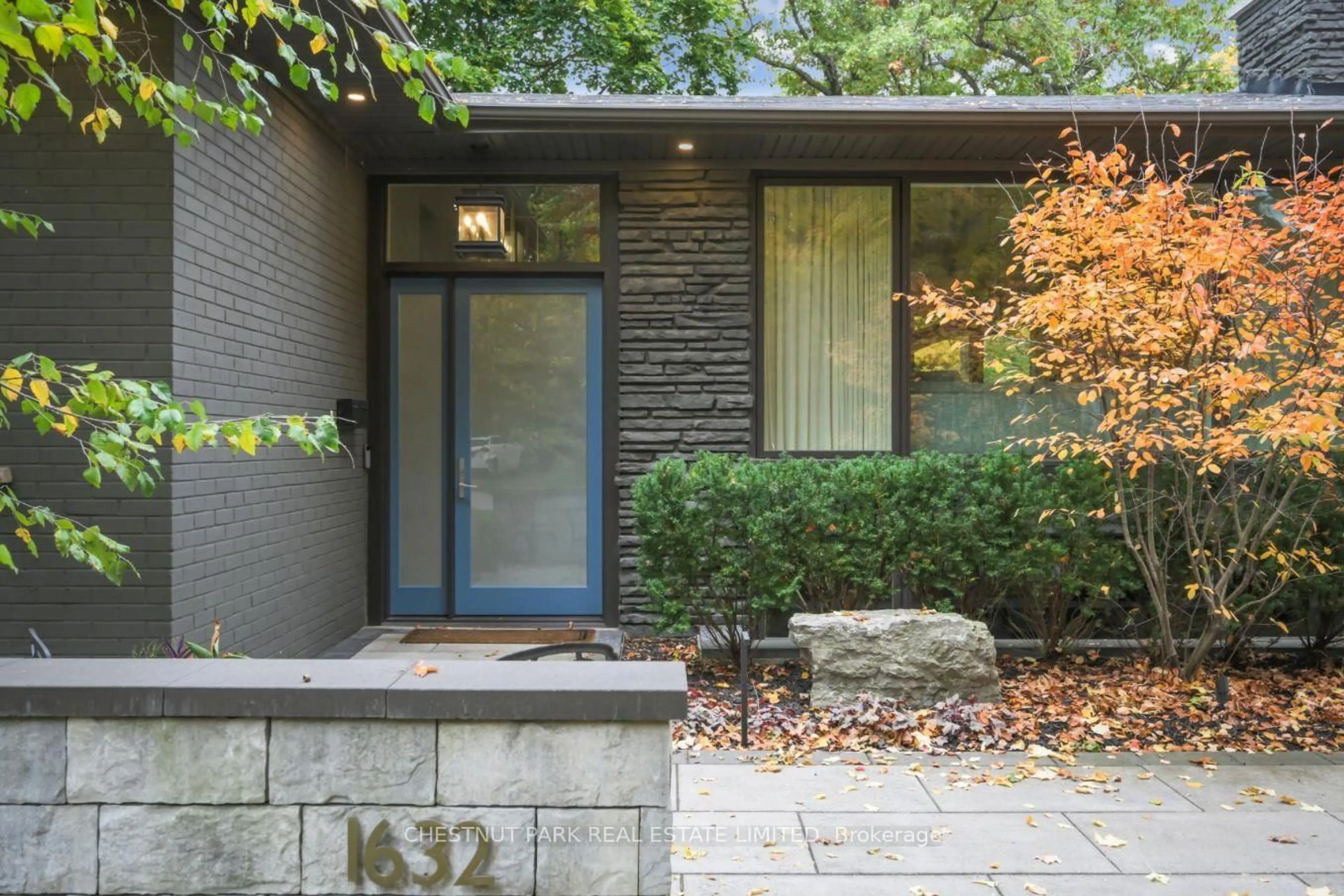 Home with brick exterior material, street for 1632 Wedmore Way, Mississauga Ontario L5J 2J8