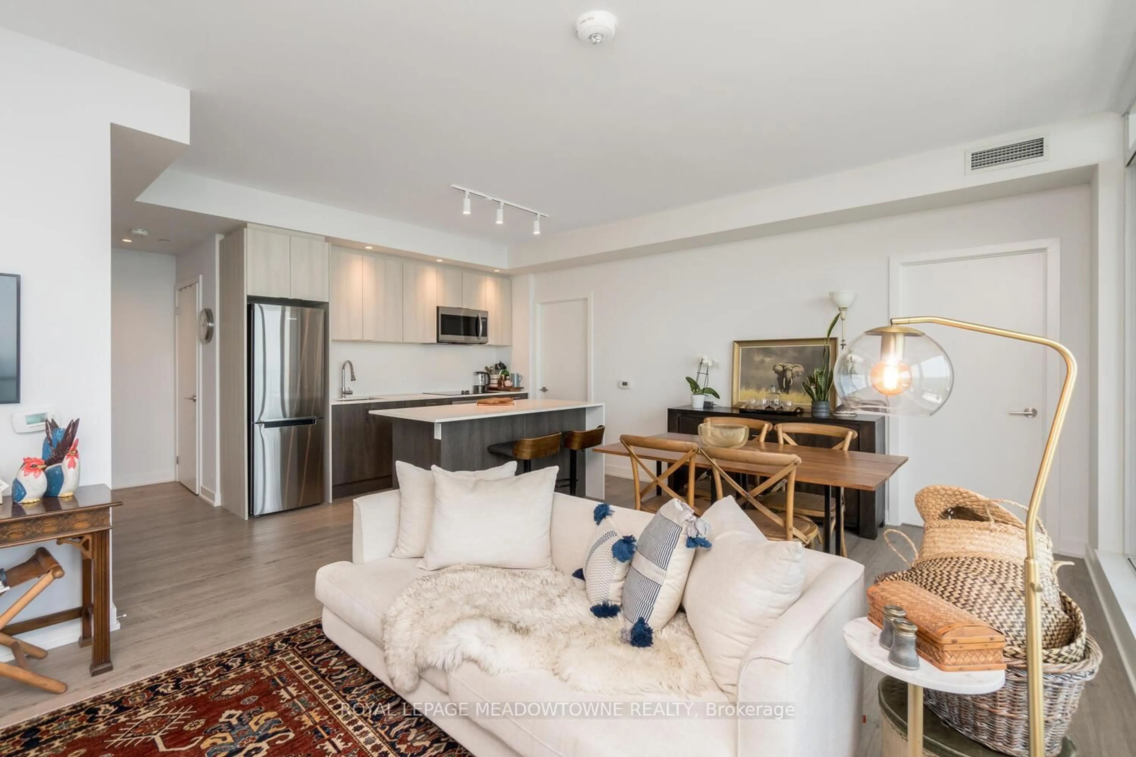 Open concept kitchen, unknown for 1926 Lake Shore Blvd #2037, Toronto Ontario M6S 1A1