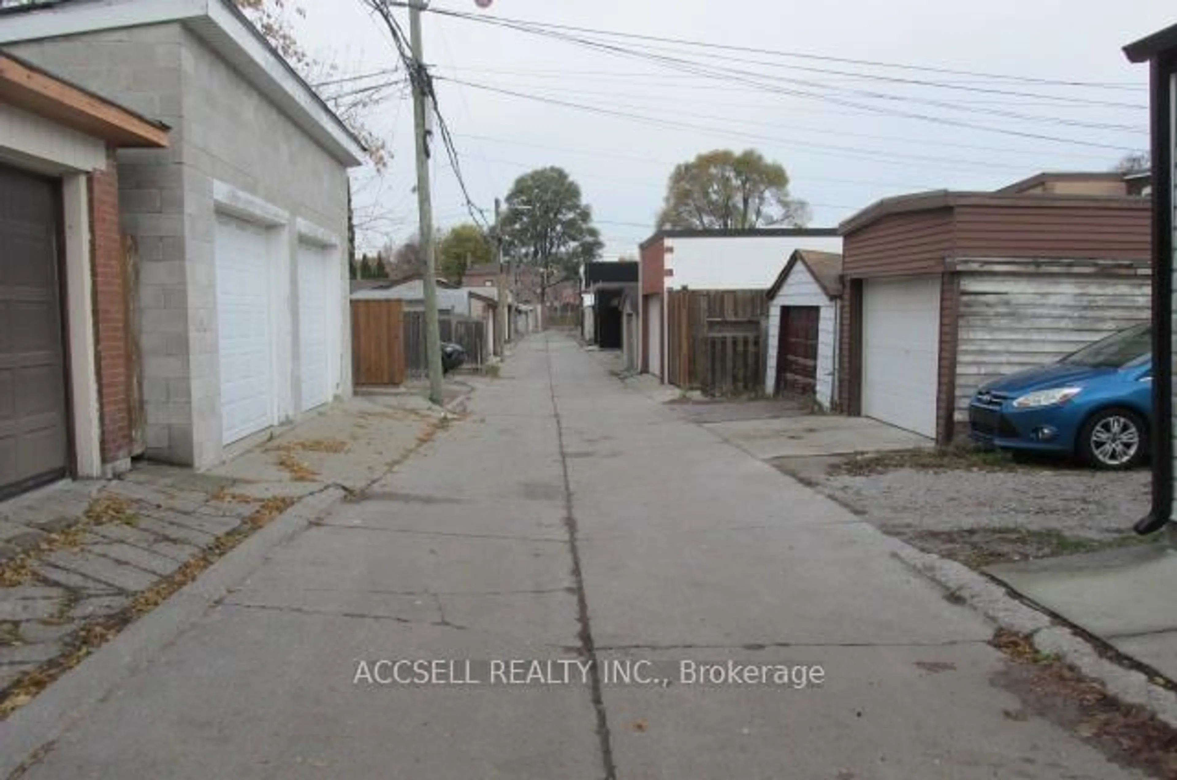 Unknown for 5 Gillespie Ave, Toronto Ontario M6N 2Y5