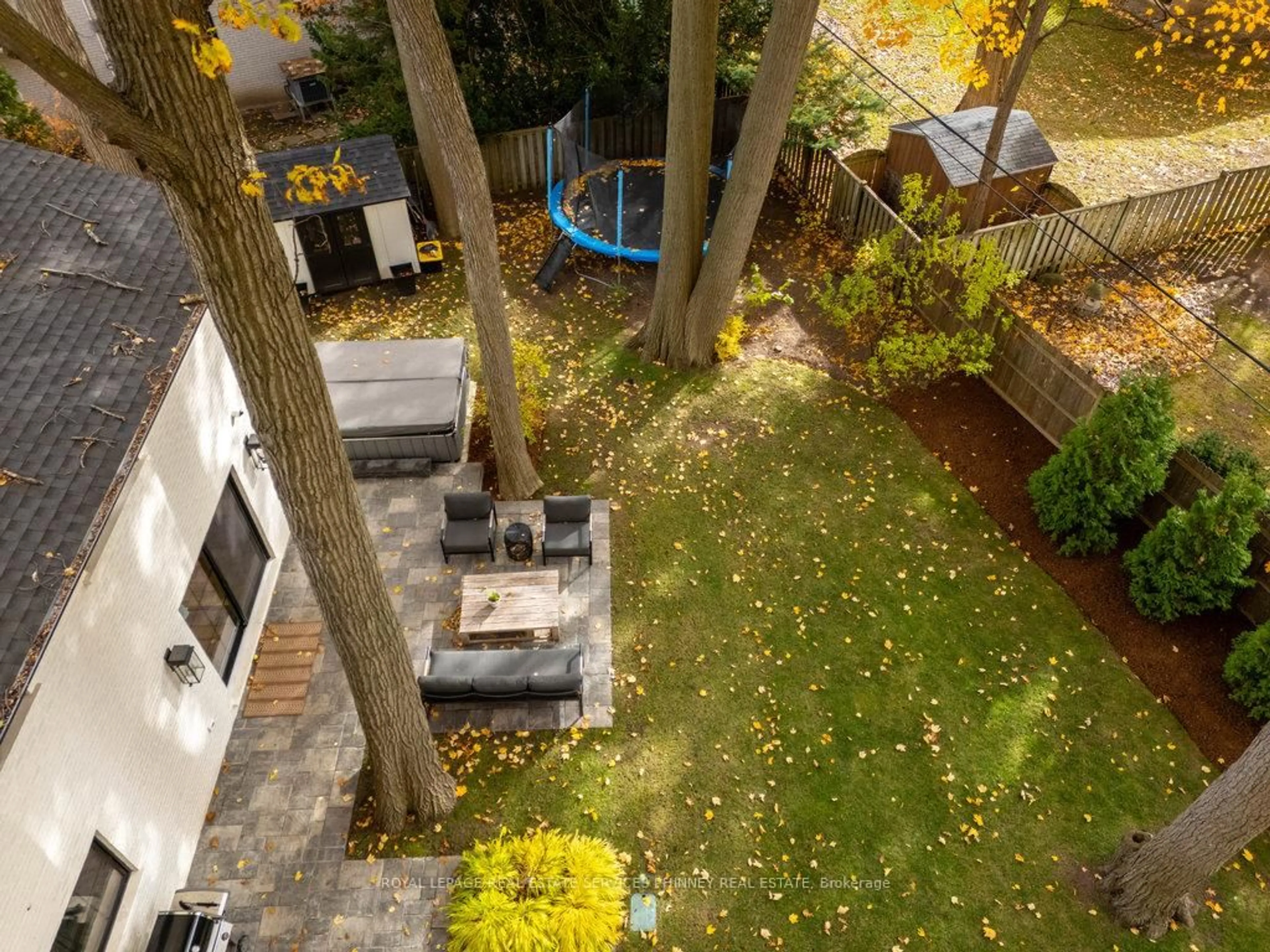 A pic from outside/outdoor area/front of a property/back of a property/a pic from drone, unknown for 1489 MILDMAY Crt, Mississauga Ontario L5J 2H4