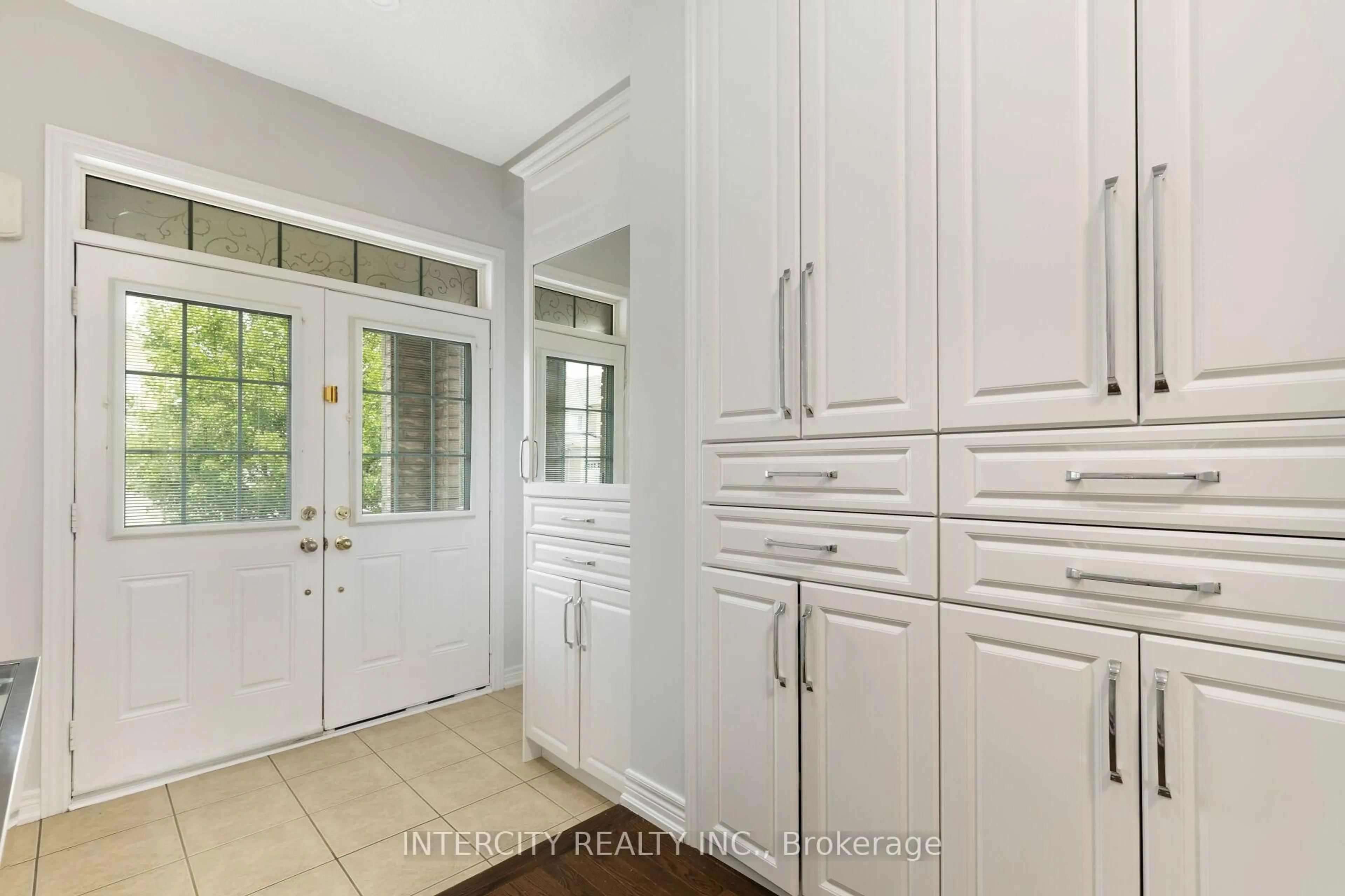 Unknown for 20 Vanderpool Cres, Brampton Ontario L6P 3W9