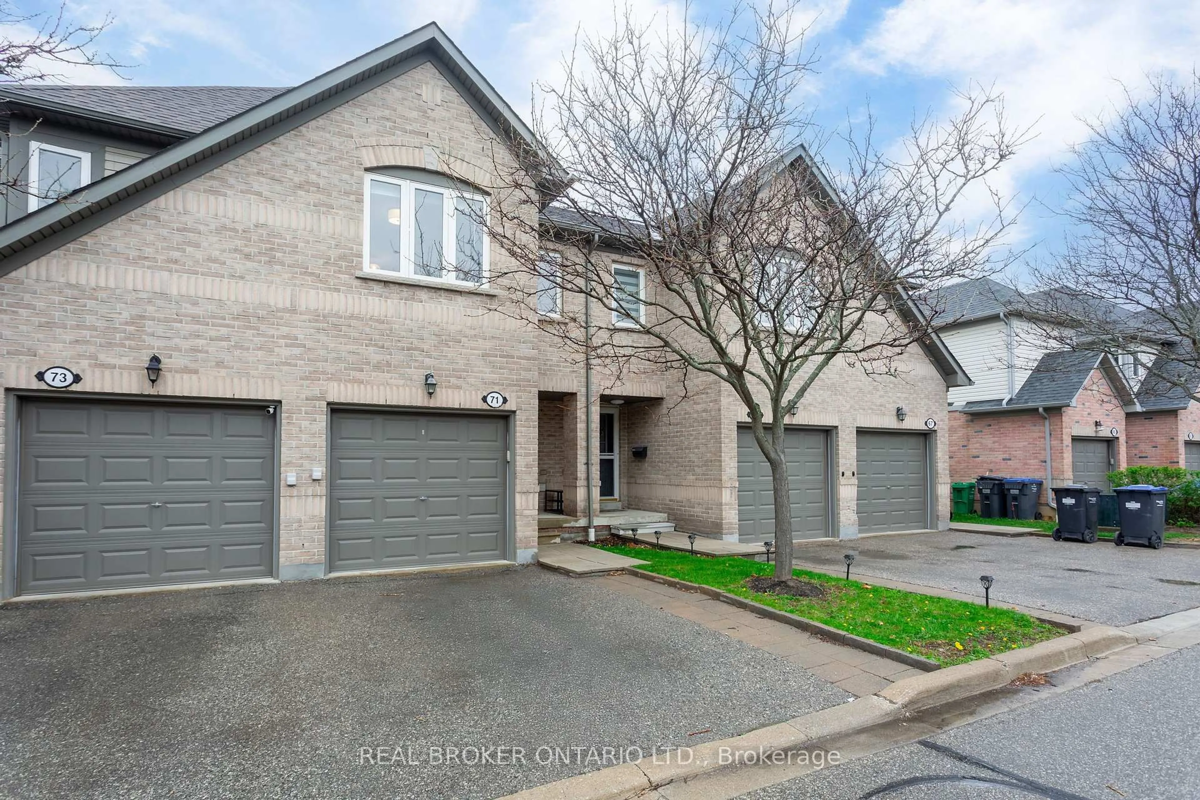 Home with brick exterior material, street for 86 Joymar Dr #TH71, Mississauga Ontario L5M 7Z6