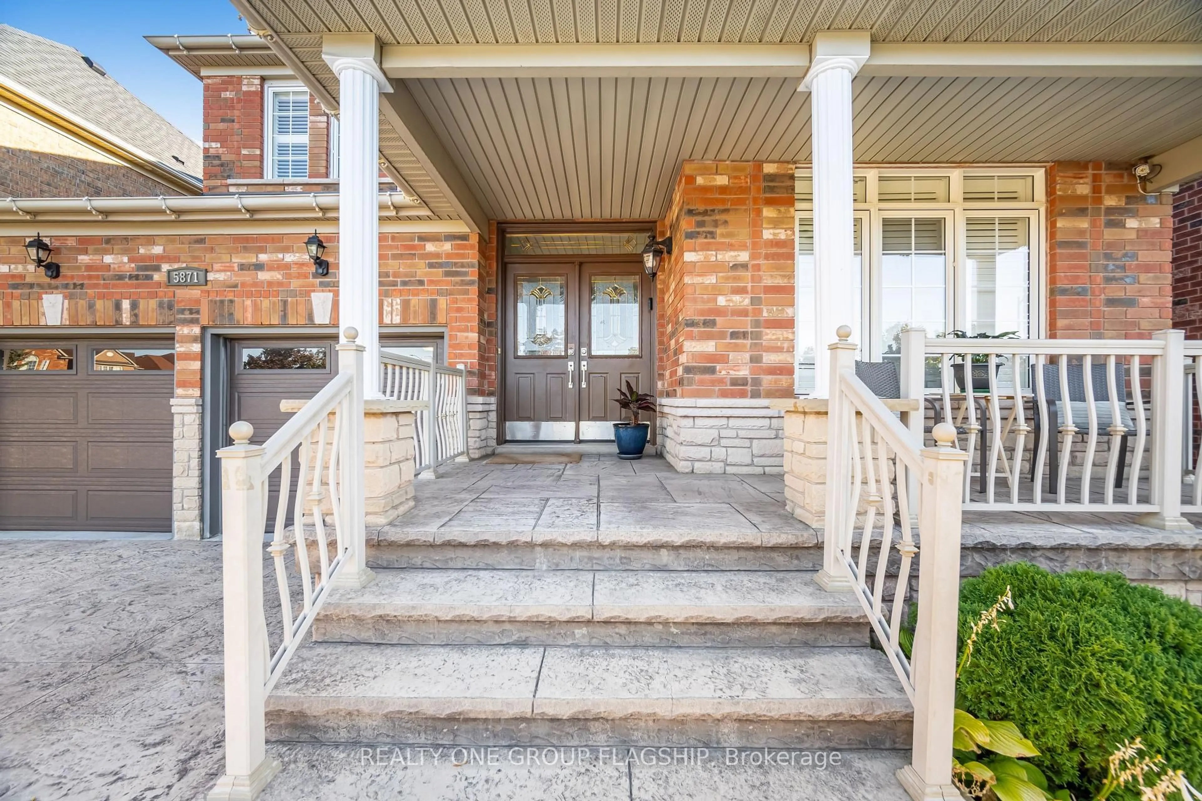 Unknown for 5871 Long Valley Rd, Mississauga Ontario L5M 6J5