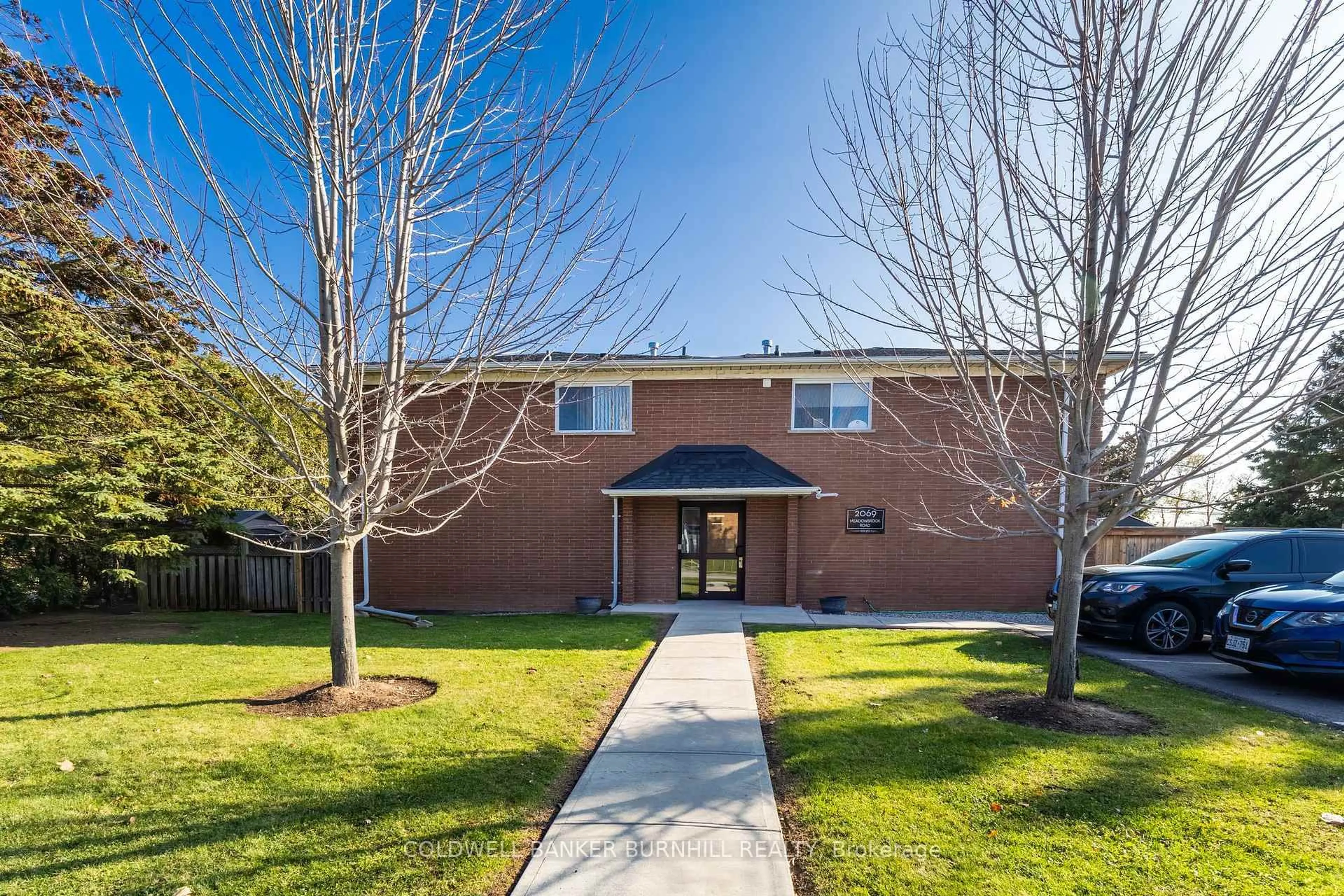 Home with brick exterior material, building for 2069 MEADOWBROOK Rd #4, Burlington Ontario L7P 2A3