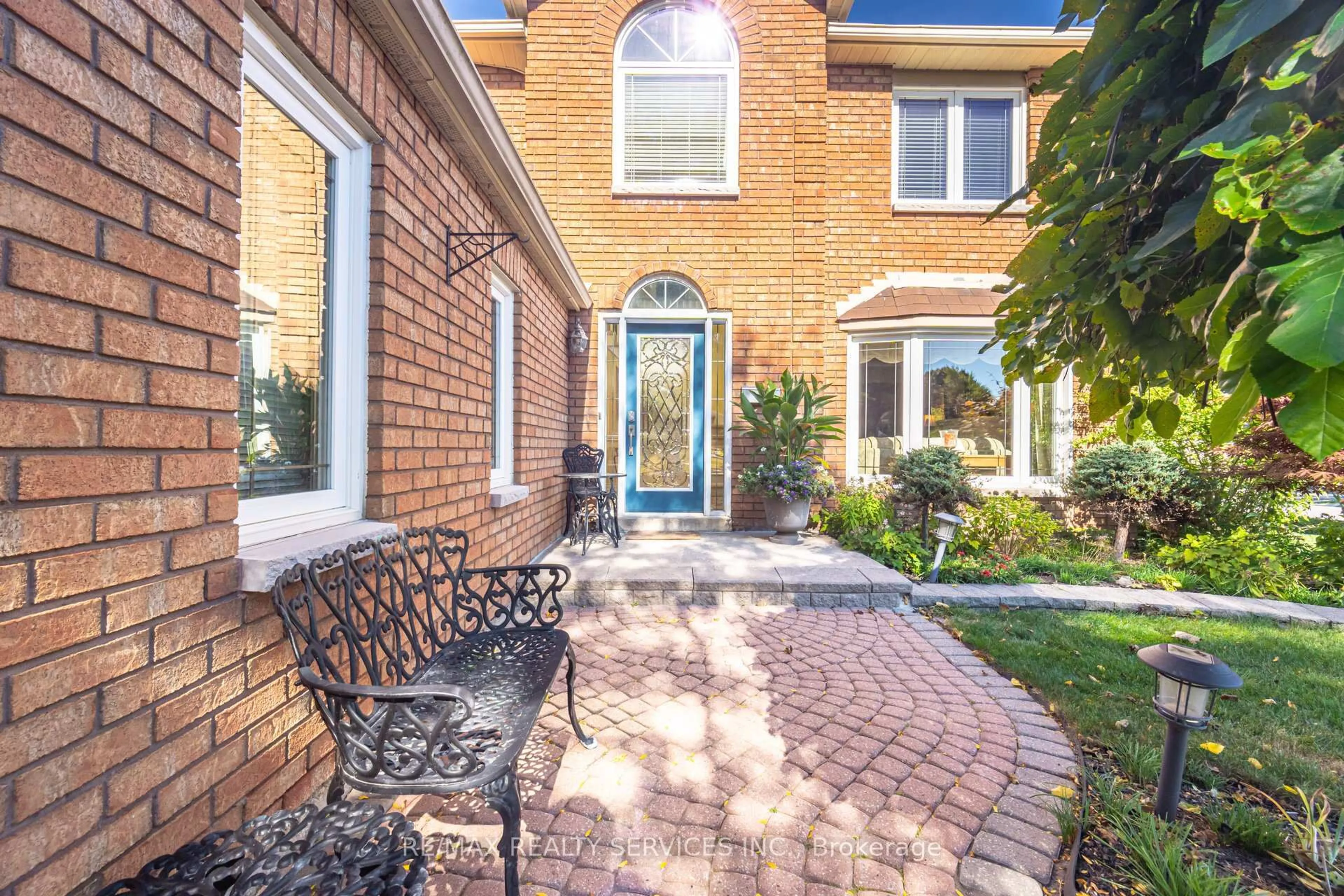 Home with brick exterior material, street for 30 Starling Crt, Brampton Ontario L6Z 3P5