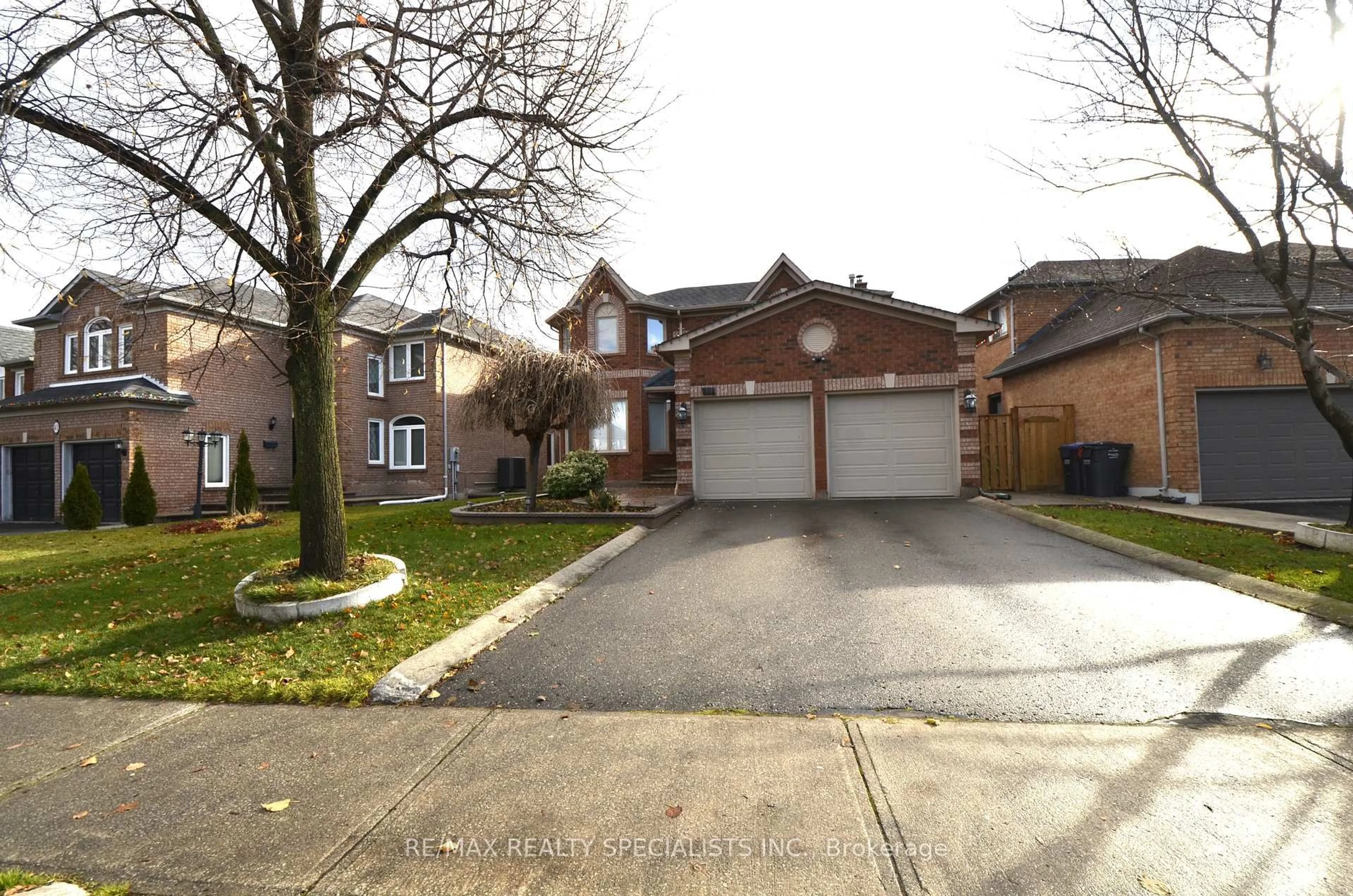 Unknown for 39 Mountainberry Rd, Brampton Ontario L6R 1J3