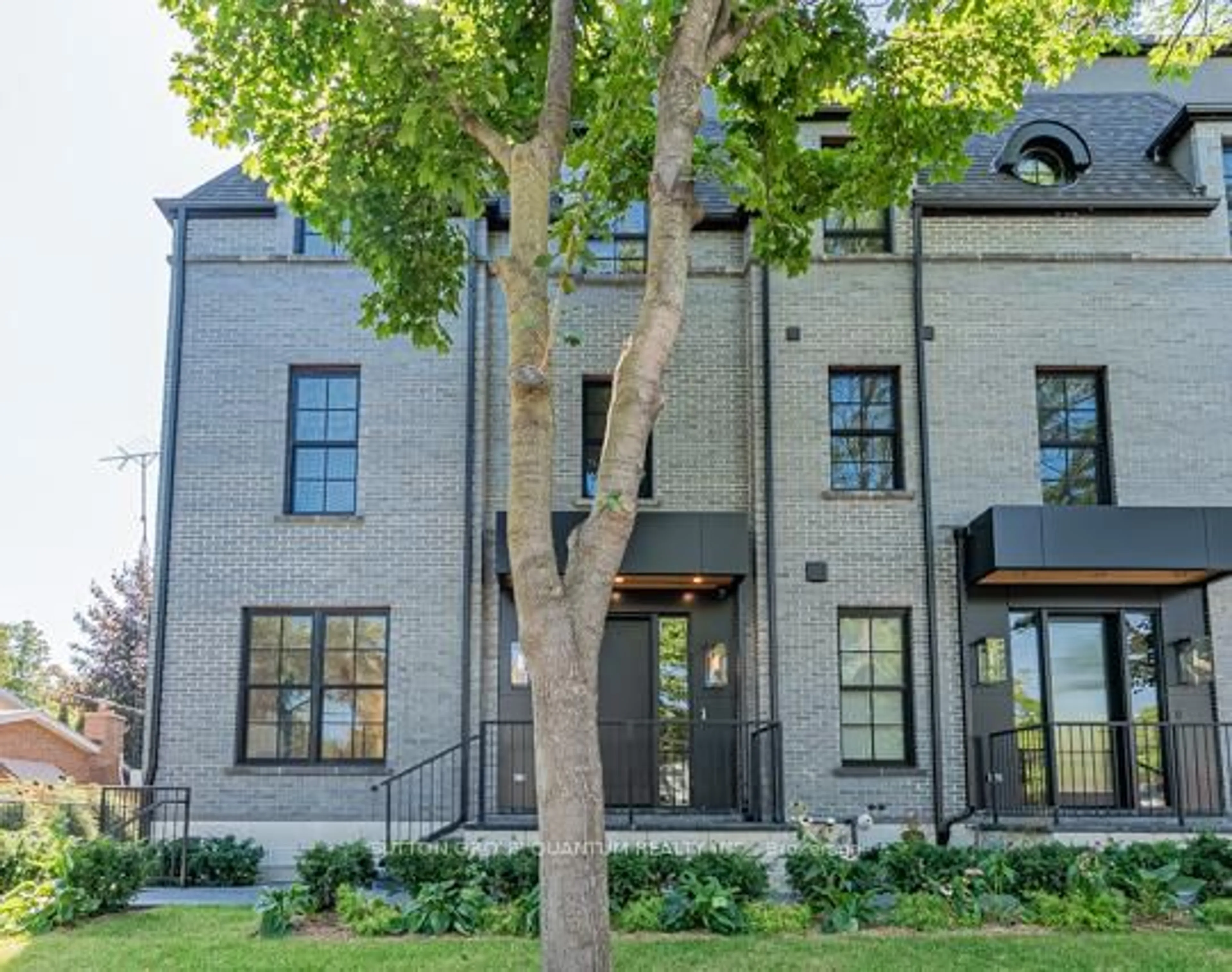 Home with brick exterior material, street for 78 Trafalgar Rd, Oakville Ontario L6J 2S7