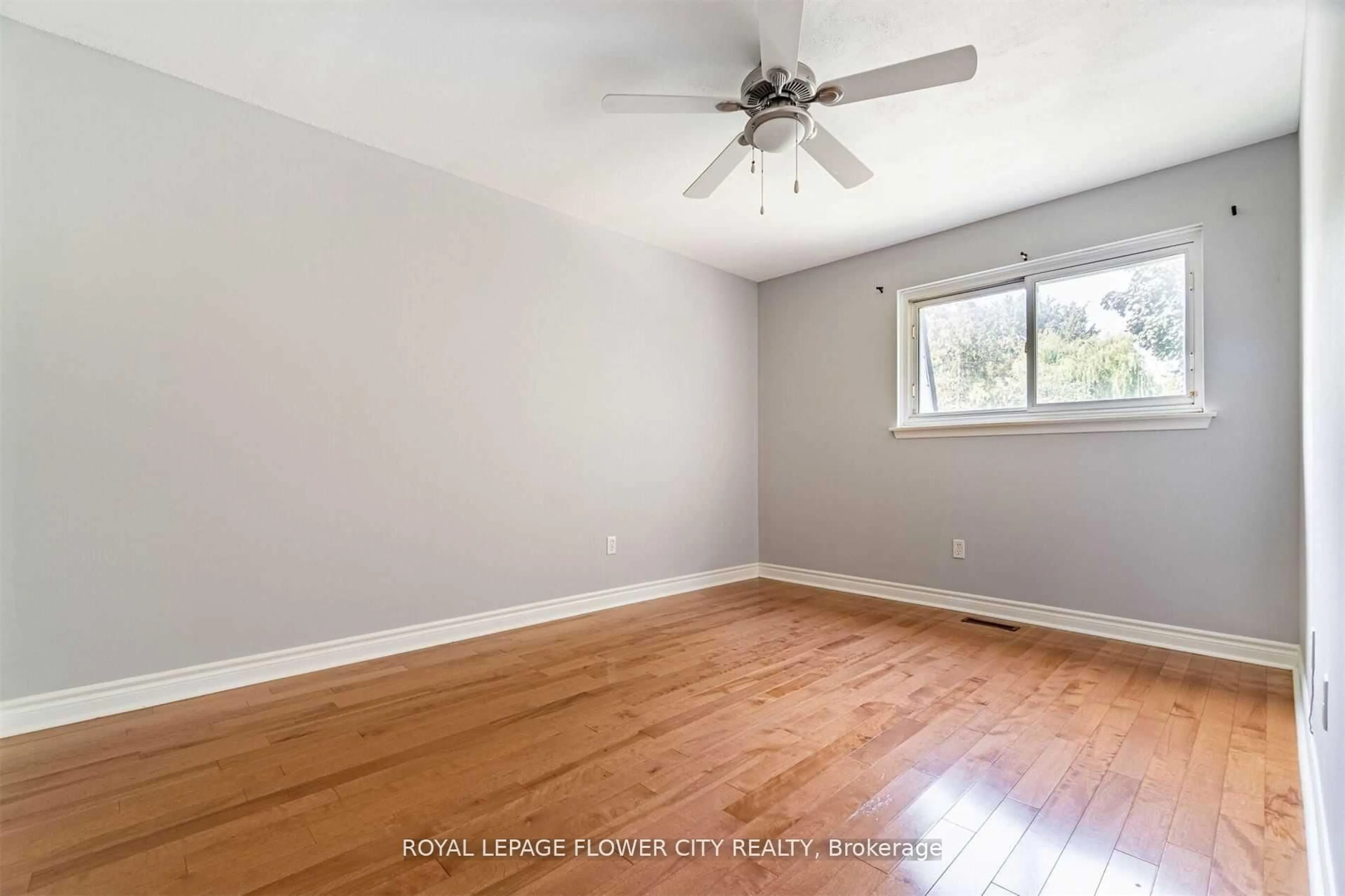 A pic of a room for 5 Grassmere Cres, Brampton Ontario L6S 1C9