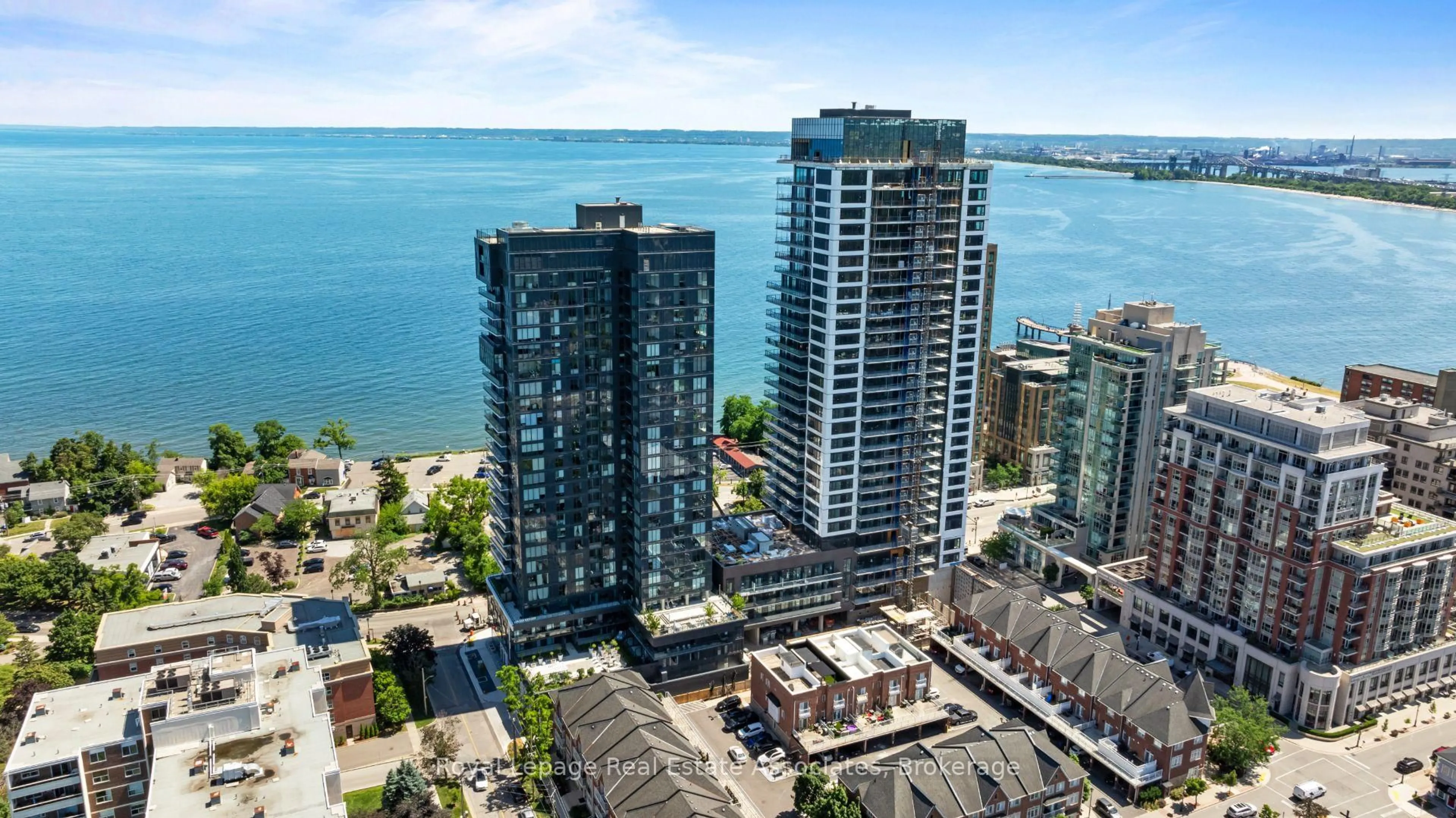A pic from outside/outdoor area/front of a property/back of a property/a pic from drone, water/lake/river/ocean view for 370 Martha St #602, Burlington Ontario L7R 0G9