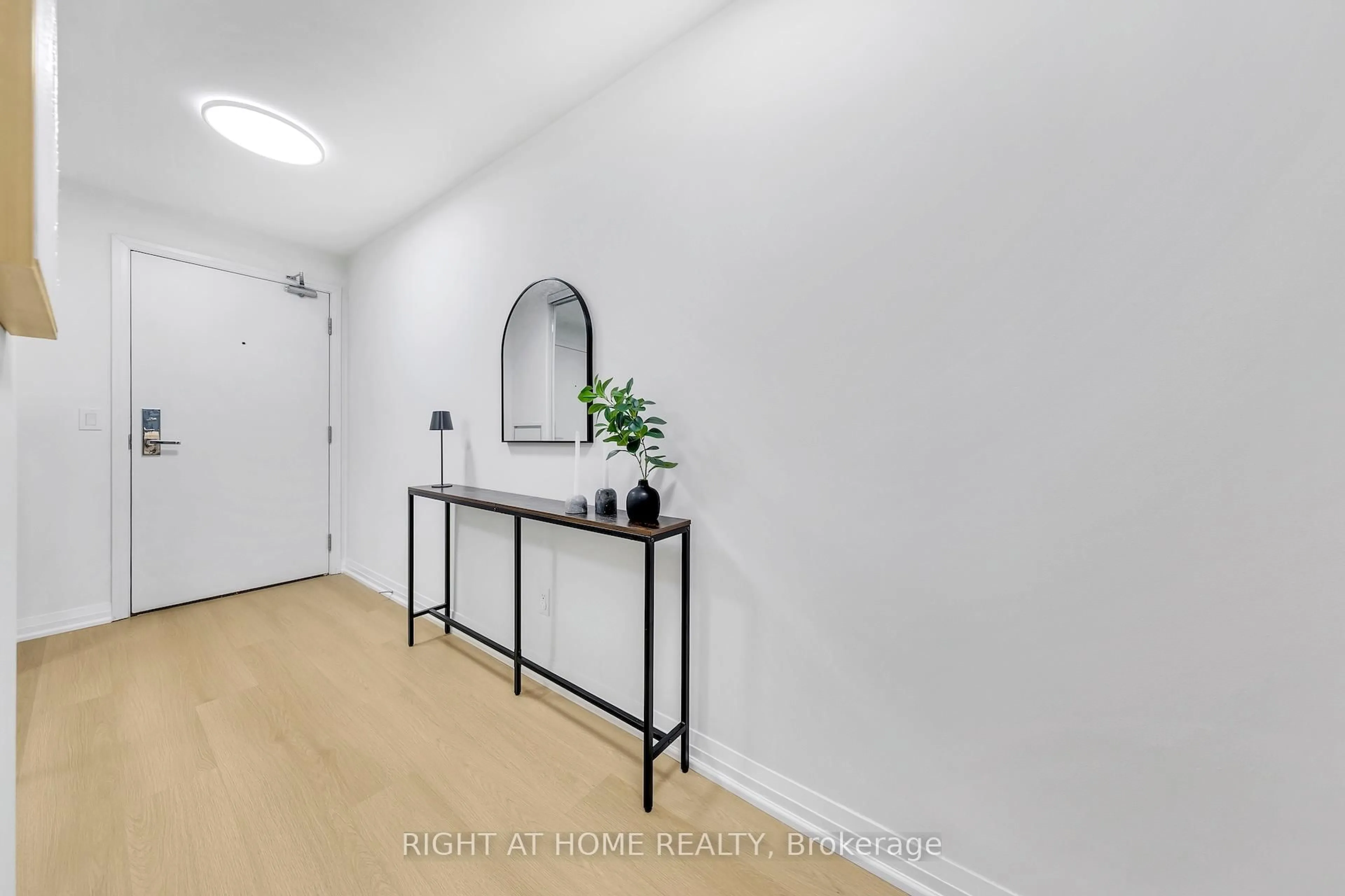 Indoor entryway for 59 Annie Craig Dr #414, Toronto Ontario M9V 0C5