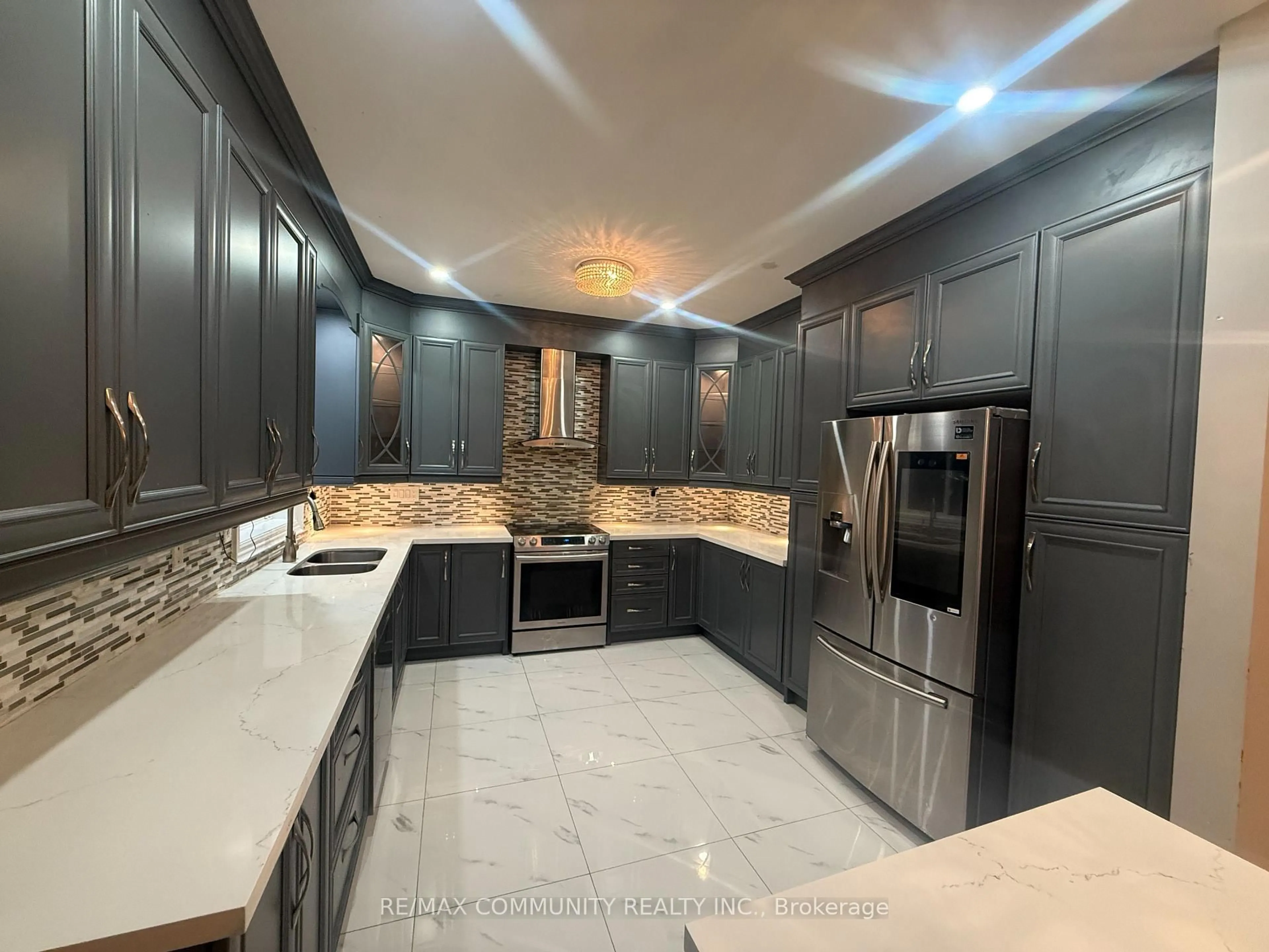 Contemporary kitchen, ceramic/tile floor for 24 Roundstone Dr, Brampton Ontario L6X 0K7