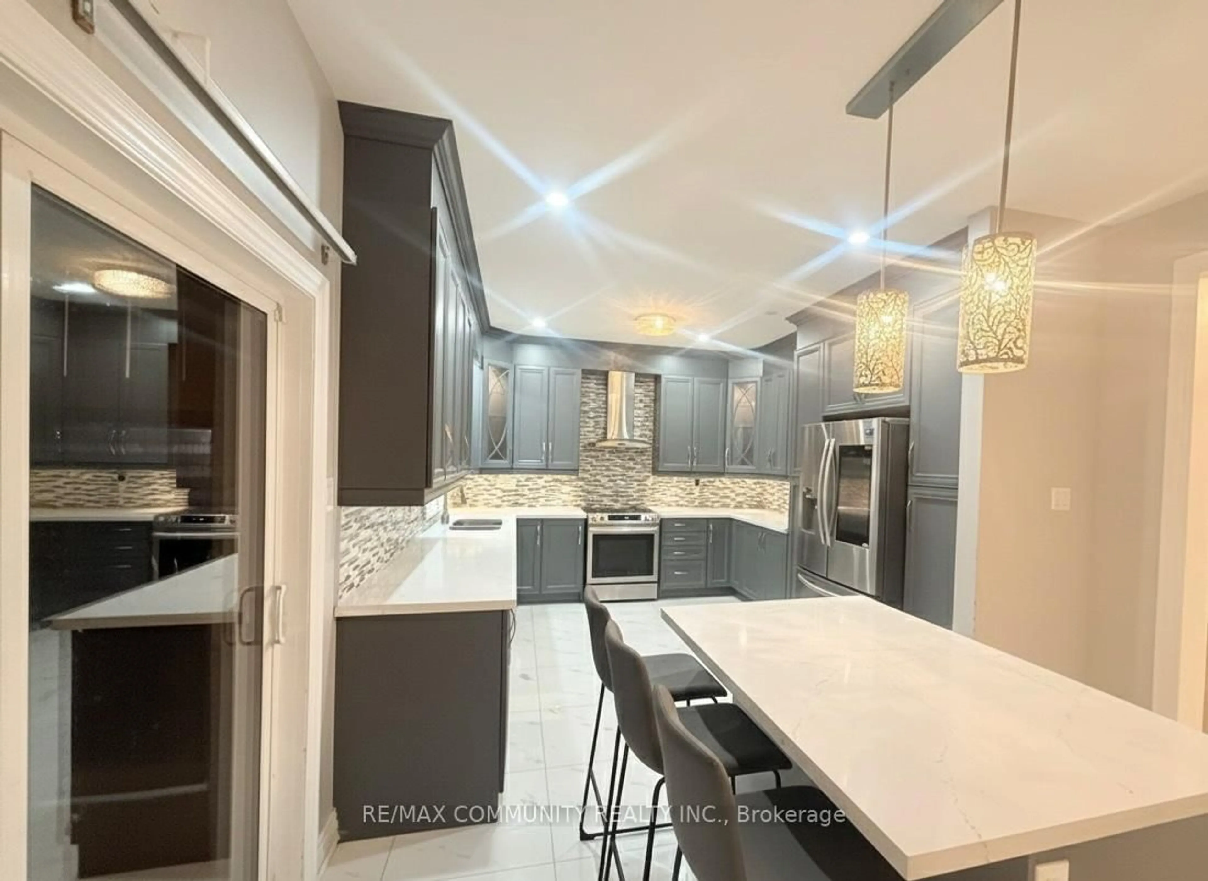 Contemporary kitchen, ceramic/tile floor for 24 Roundstone Dr, Brampton Ontario L6X 0K7