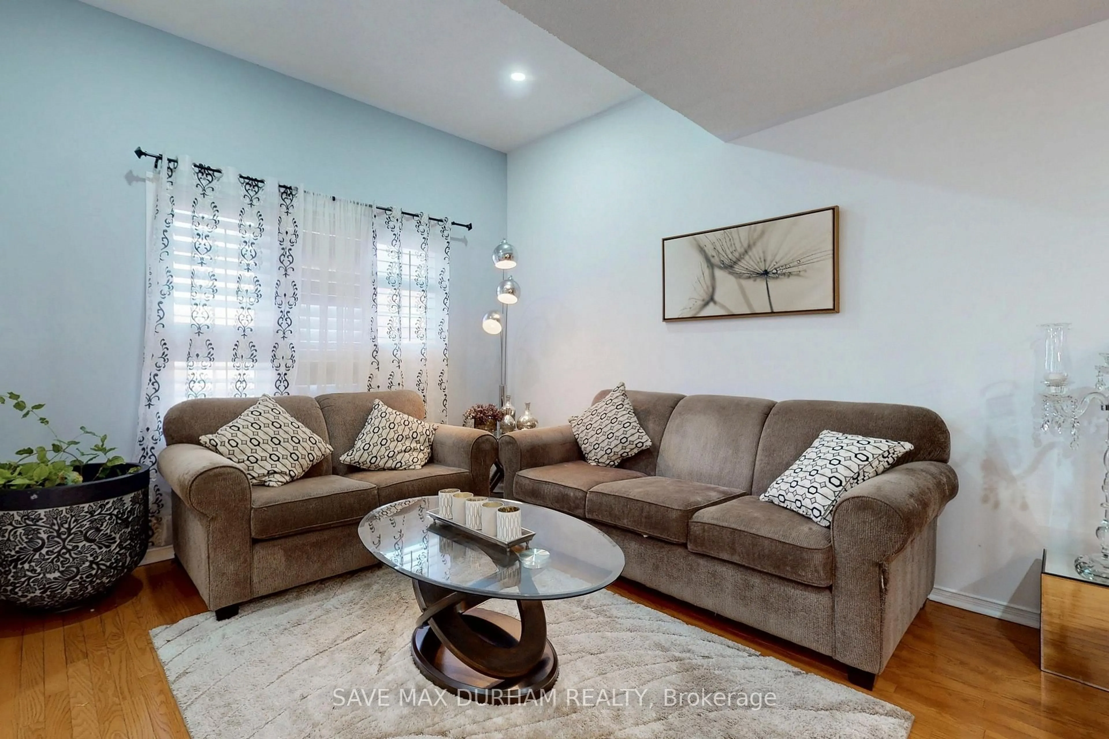 Living room with furniture, unknown for 5714 Jenvic Grve, Mississauga Ontario L5M 7B4
