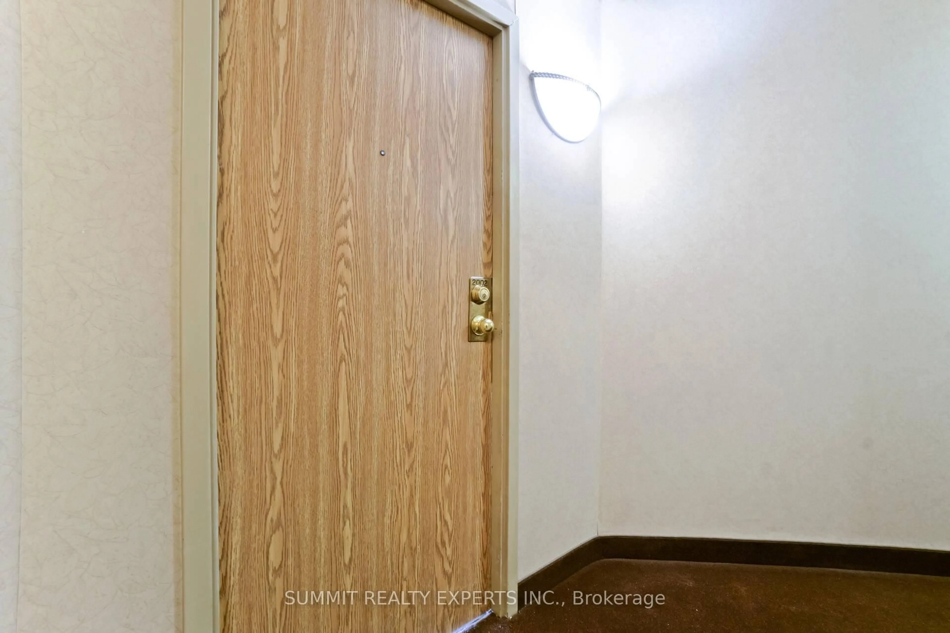 Indoor entryway for 25 Trailwood Dr #2002, Mississauga Ontario L4Z 3K9