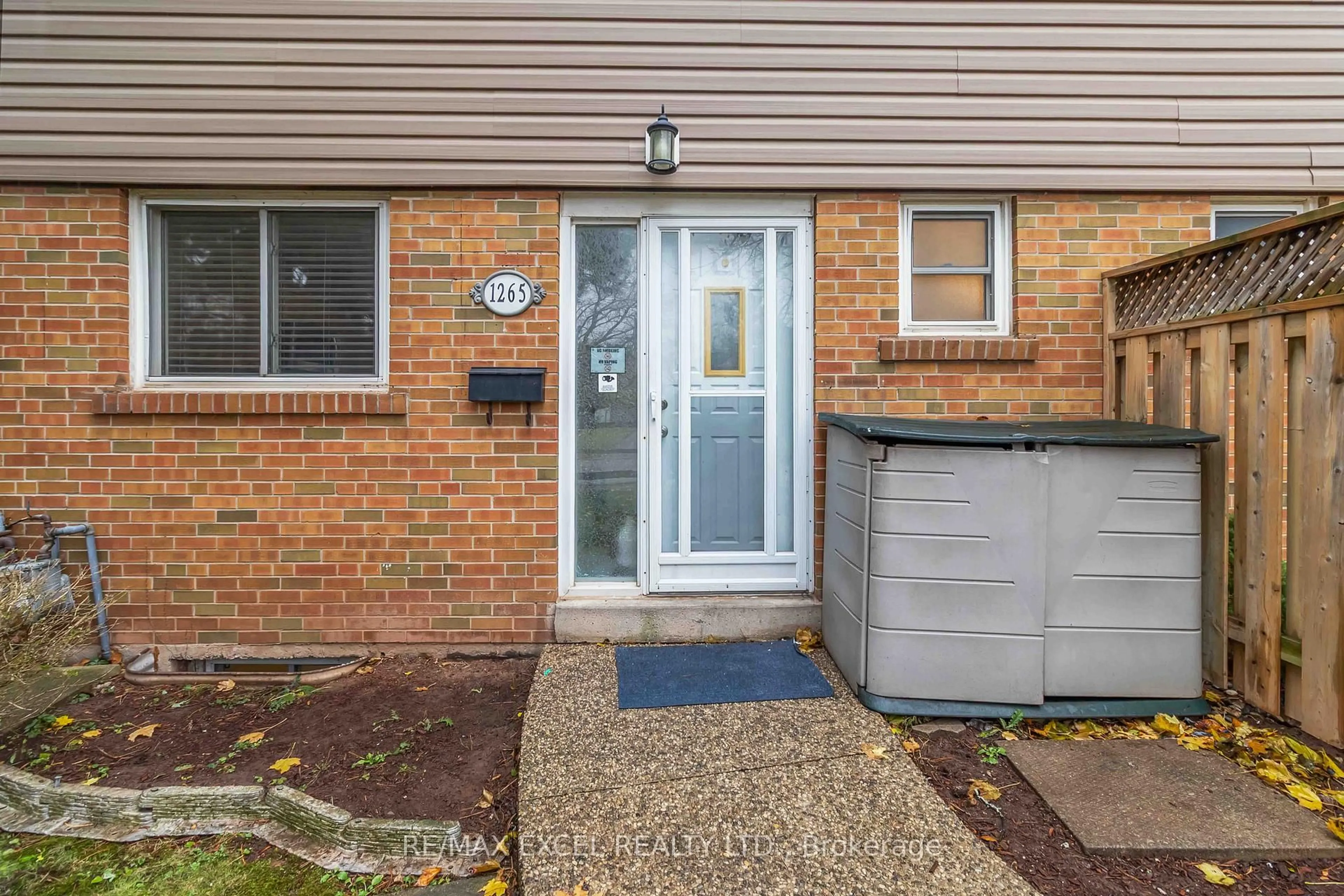 Unknown for 1265 NAPIER Cres #12, Oakville Ontario L6H 2A5