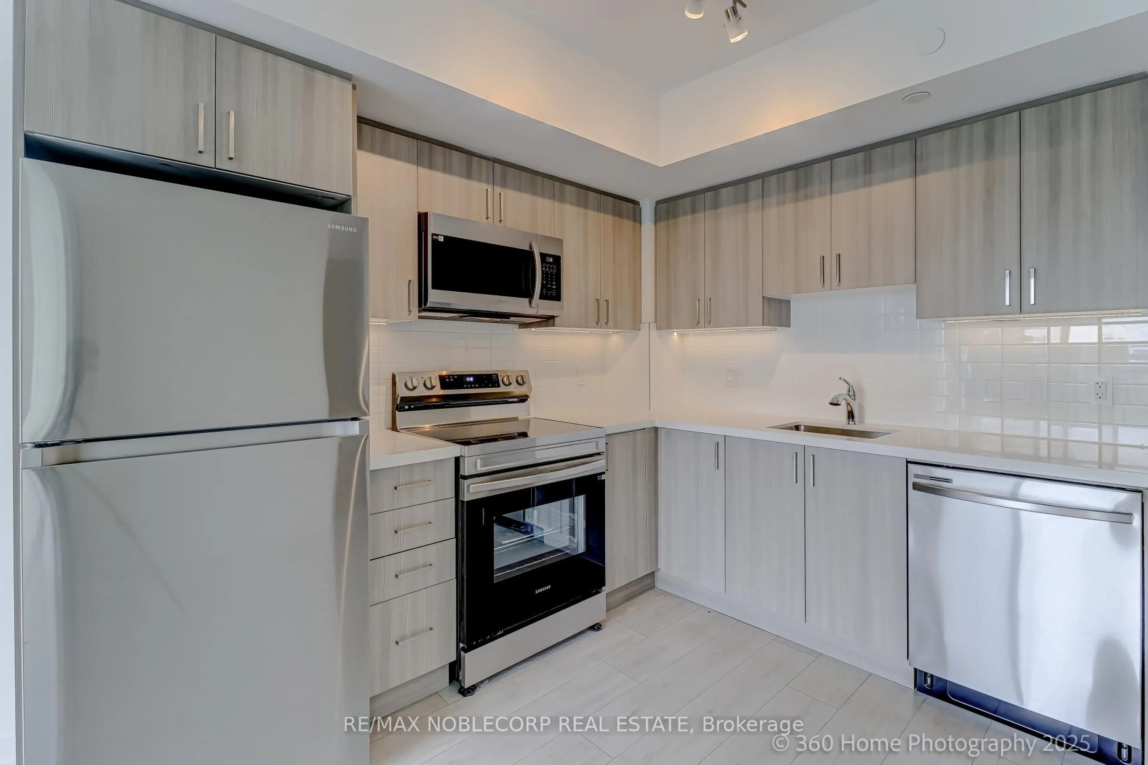 Standard kitchen, unknown for 556 Marlee Ave #508, Toronto Ontario M6B 0B1