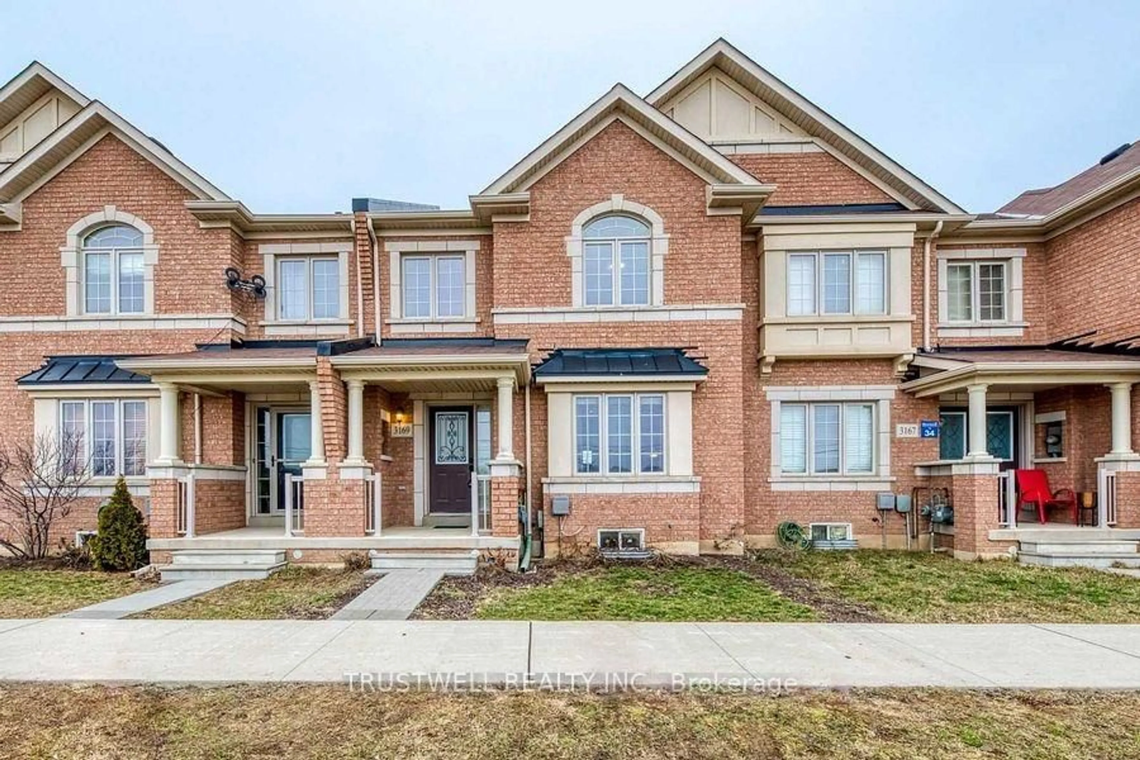 Home with brick exterior material, street for 3169 Neyagawa Blvd, Oakville Ontario L6M 0P4