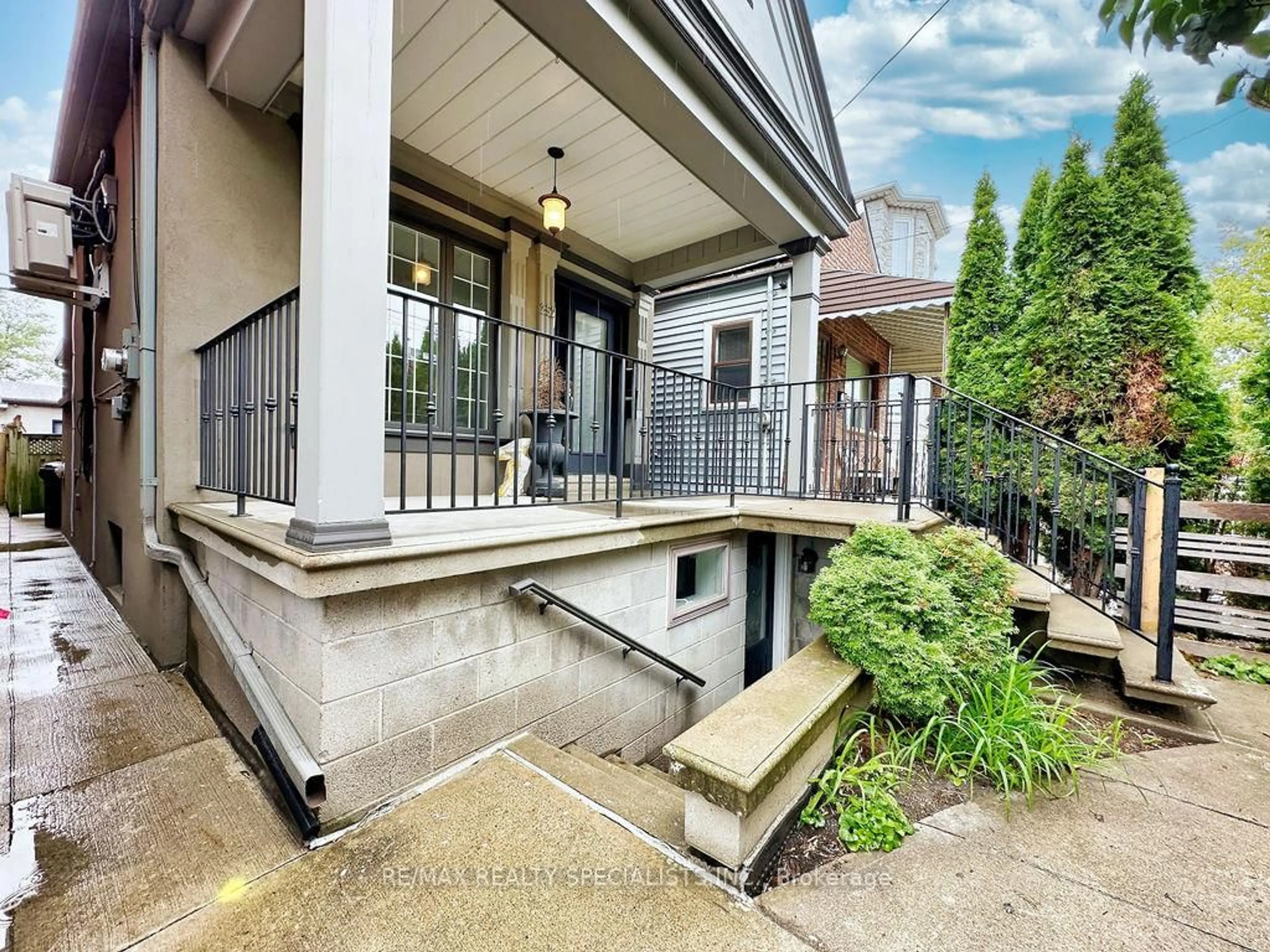 Unknown for 252 Earlscourt Ave, Toronto Ontario M6E 4B6