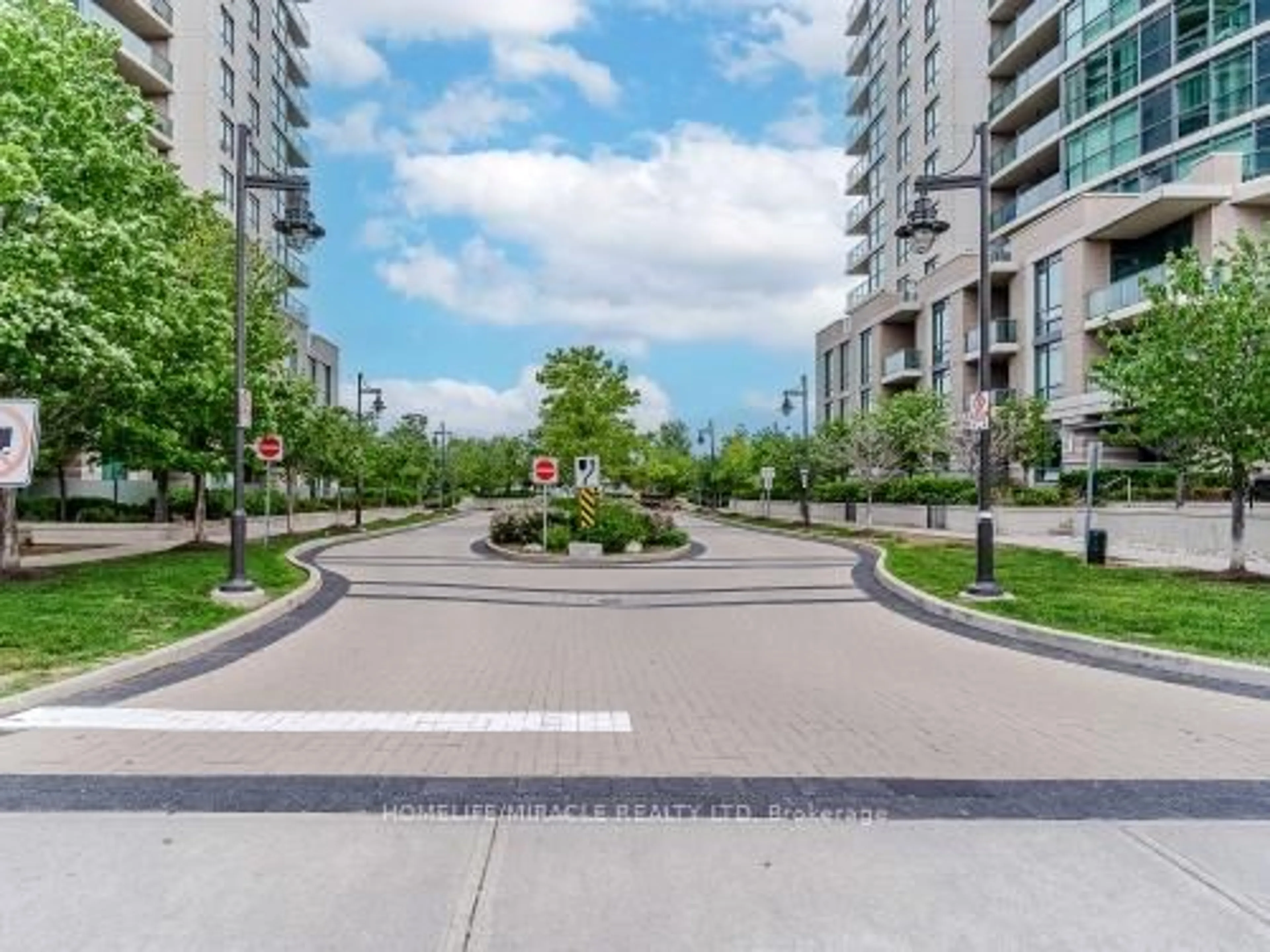 Patio, street for 215 Sherway Gdns #1606, Toronto Ontario M9C 0A4